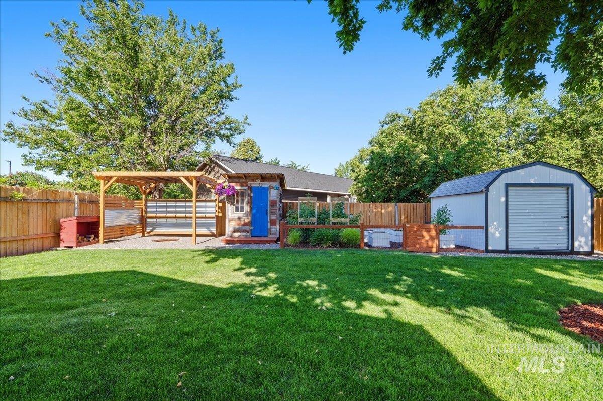 737 S Muscovy Avenue, Meridian, Idaho 83642, 3 Bedrooms, 2 Bathrooms, Residential For Sale, Price $434,500,MLS 98990573