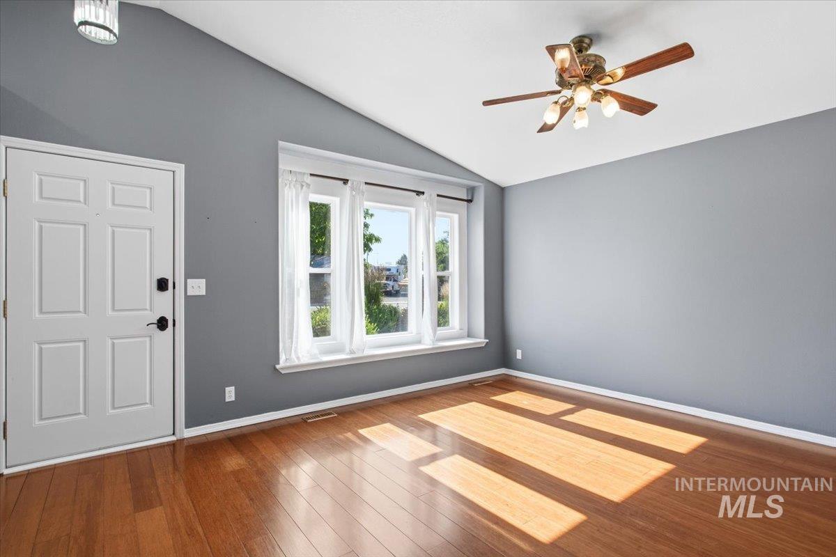 737 S Muscovy Avenue, Meridian, Idaho 83642, 3 Bedrooms, 2 Bathrooms, Residential For Sale, Price $434,500,MLS 98990573