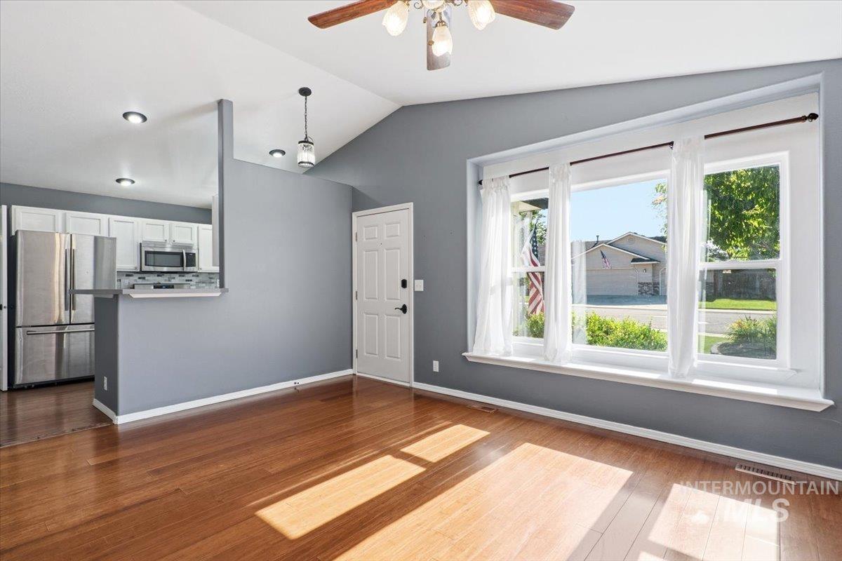 737 S Muscovy Avenue, Meridian, Idaho 83642, 3 Bedrooms, 2 Bathrooms, Residential For Sale, Price $434,500,MLS 98990573