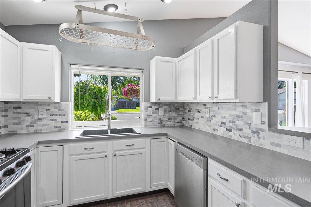737 S Muscovy Avenue, Meridian, Idaho 83642, 3 Bedrooms, 2 Bathrooms, Residential For Sale, Price $434,500,MLS 98990573