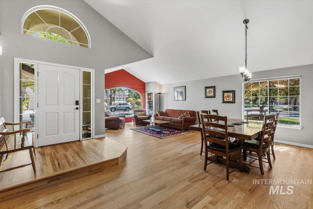 8001 W Innsbrook Ct, Boise, Idaho 83704, 5 Bedrooms, 2.5 Bathrooms, Residential For Sale, Price $749,000,MLS 98990575