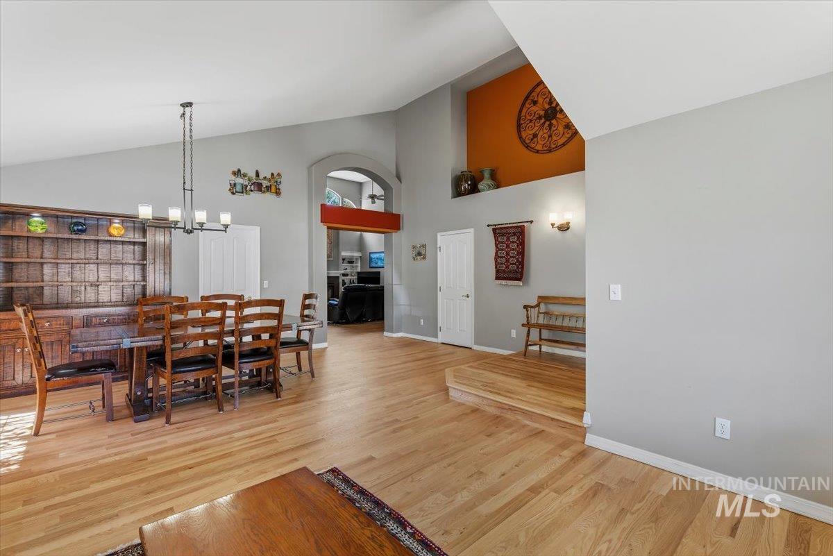 8001 W Innsbrook Ct, Boise, Idaho 83704, 5 Bedrooms, 2.5 Bathrooms, Residential For Sale, Price $749,000,MLS 98990575