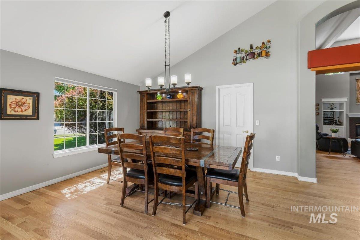 8001 W Innsbrook Ct, Boise, Idaho 83704, 5 Bedrooms, 2.5 Bathrooms, Residential For Sale, Price $749,000,MLS 98990575