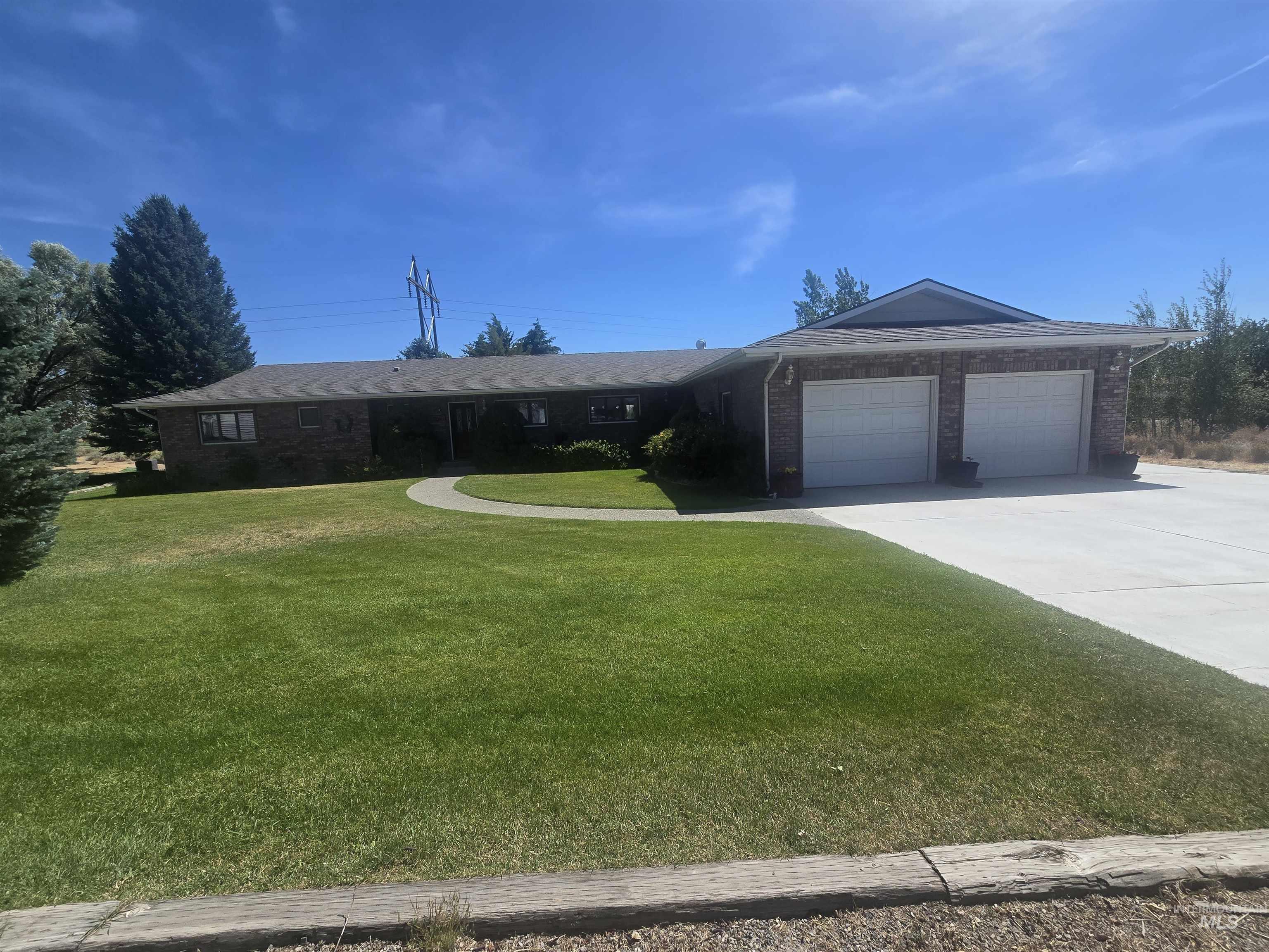 130 Doral Dr, Jerome, Idaho 83338, 3 Bedrooms, 2.5 Bathrooms, Residential For Sale, Price $535,000,MLS 98990576