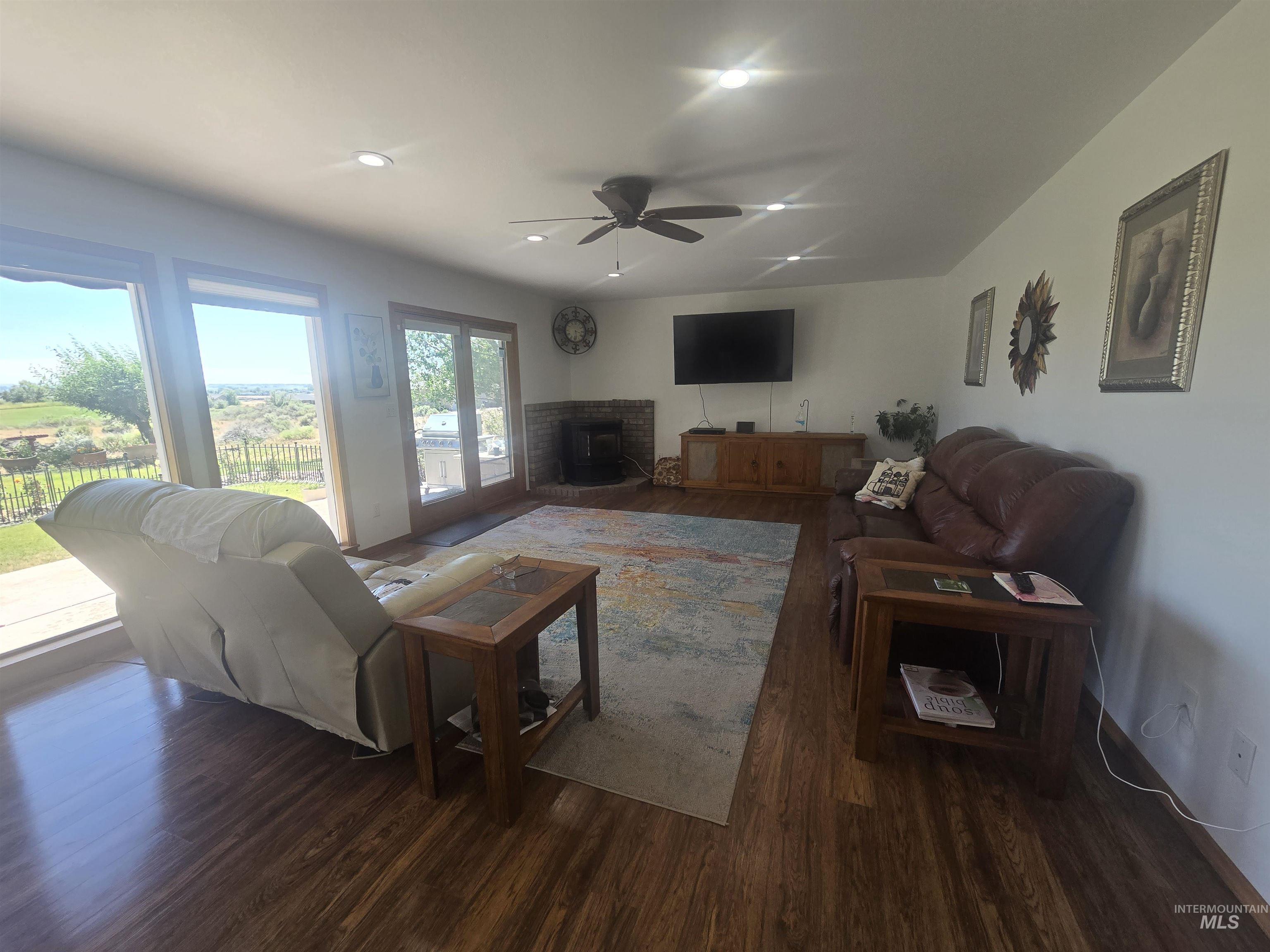 130 Doral Dr, Jerome, Idaho 83338, 3 Bedrooms, 2.5 Bathrooms, Residential For Sale, Price $535,000,MLS 98990576