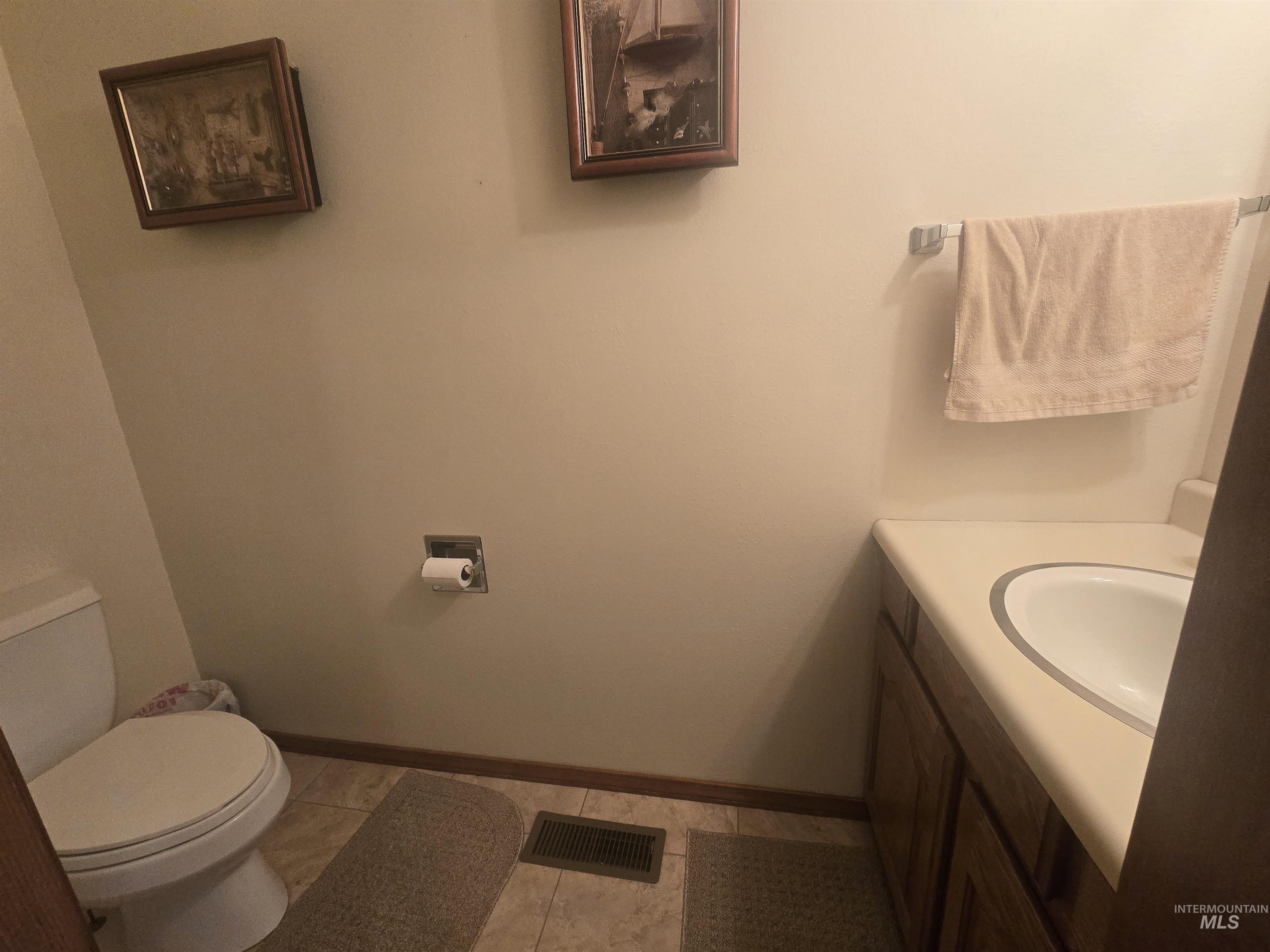 130 Doral Dr, Jerome, Idaho 83338, 3 Bedrooms, 2.5 Bathrooms, Residential For Sale, Price $535,000,MLS 98990576