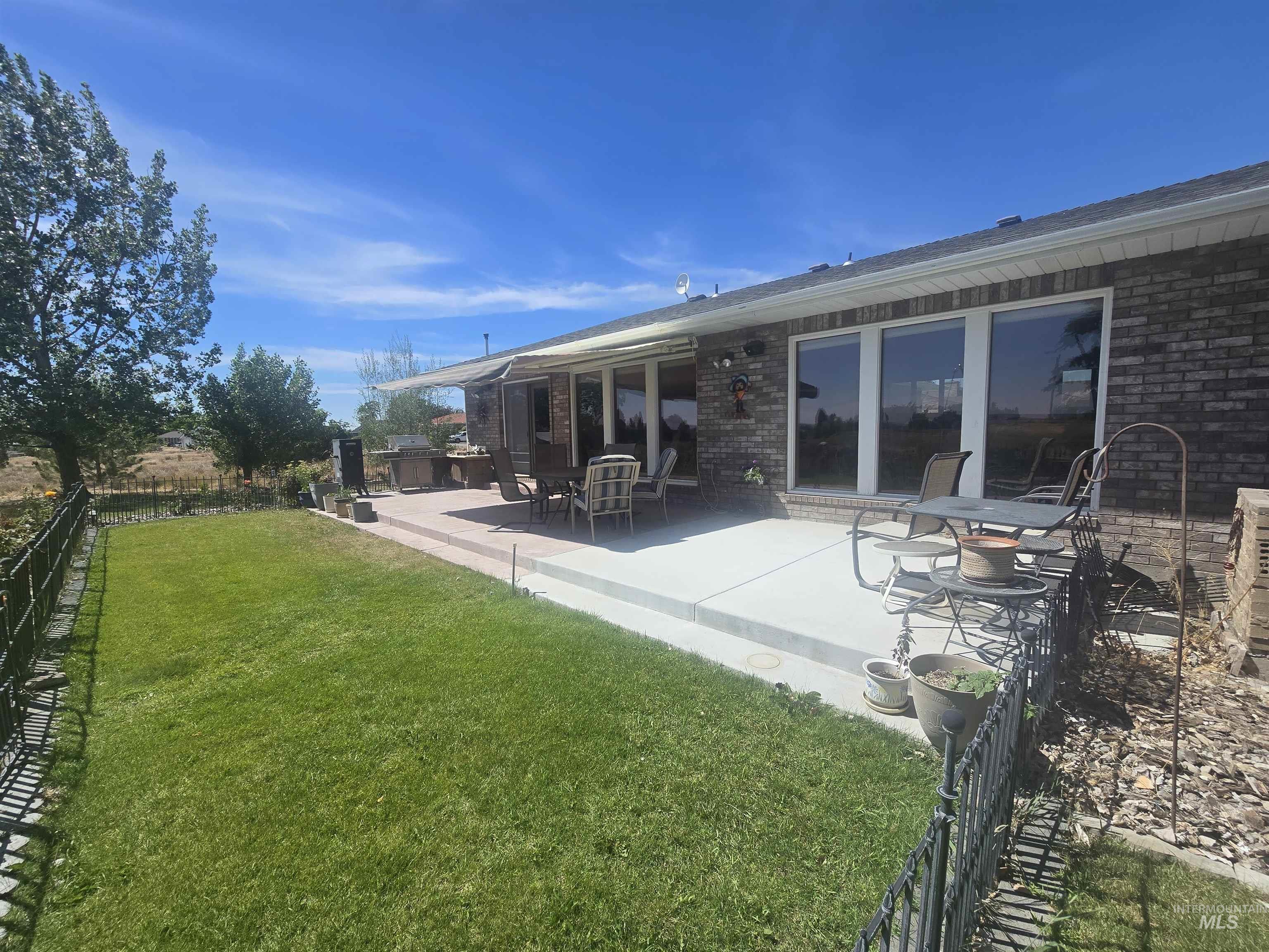 130 Doral Dr, Jerome, Idaho 83338, 3 Bedrooms, 2.5 Bathrooms, Residential For Sale, Price $535,000,MLS 98990576
