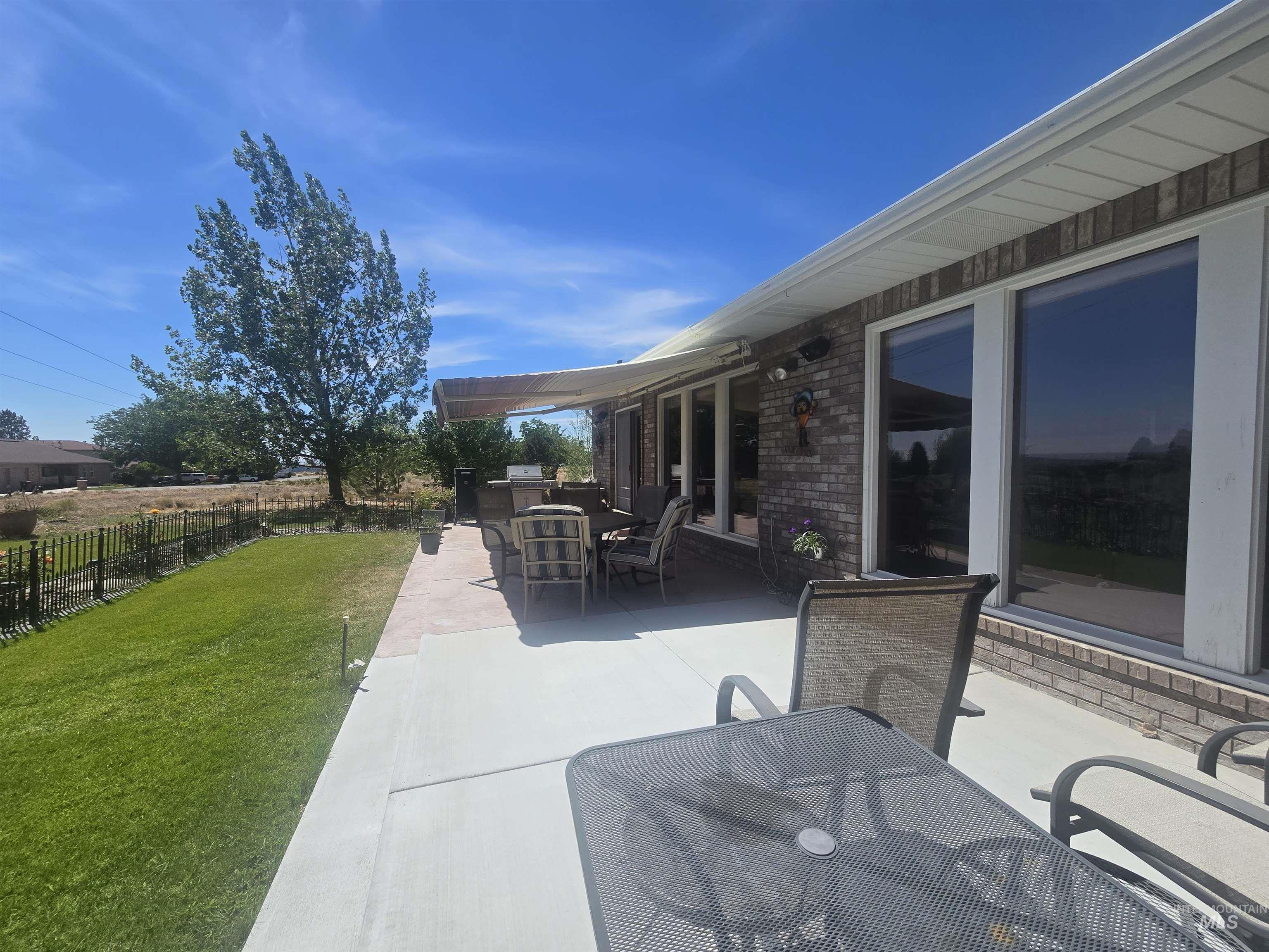 130 Doral Dr, Jerome, Idaho 83338, 3 Bedrooms, 2.5 Bathrooms, Residential For Sale, Price $535,000,MLS 98990576