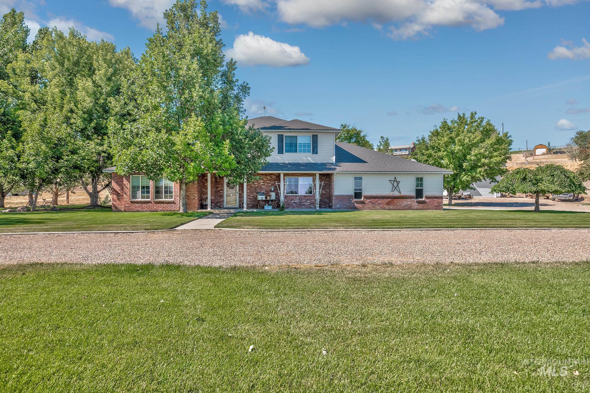 1530 Ross Road, Weiser, Idaho 83672, 3 Bedrooms, 3 Bathrooms, Residential For Sale, Price $969,000,MLS 98990577