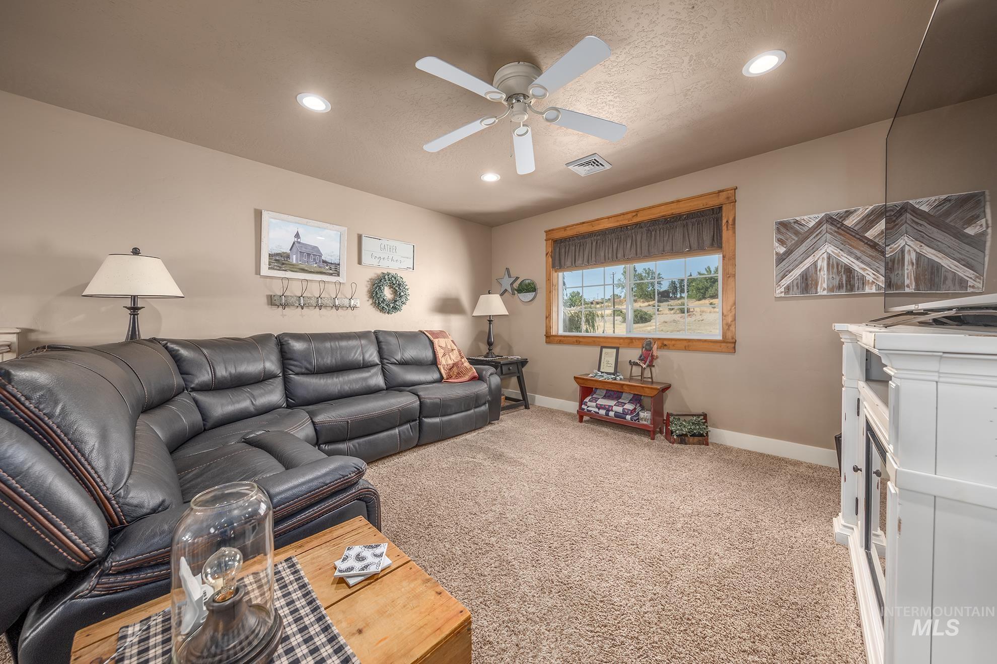 1530 Ross Road, Weiser, Idaho 83672, 3 Bedrooms, 3 Bathrooms, Residential For Sale, Price $969,000,MLS 98990577