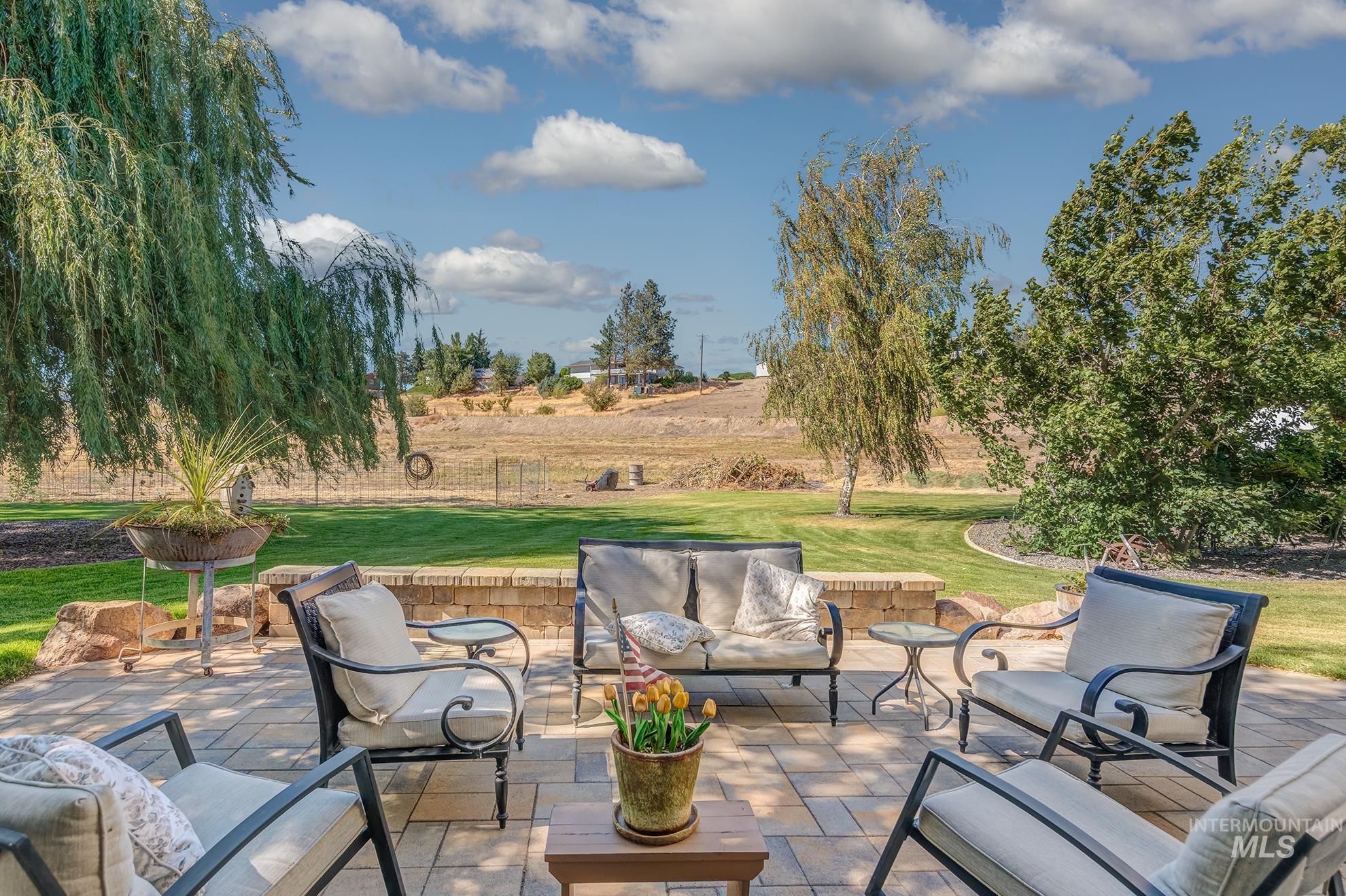 1530 Ross Road, Weiser, Idaho 83672, 3 Bedrooms, 3 Bathrooms, Residential For Sale, Price $969,000,MLS 98990577