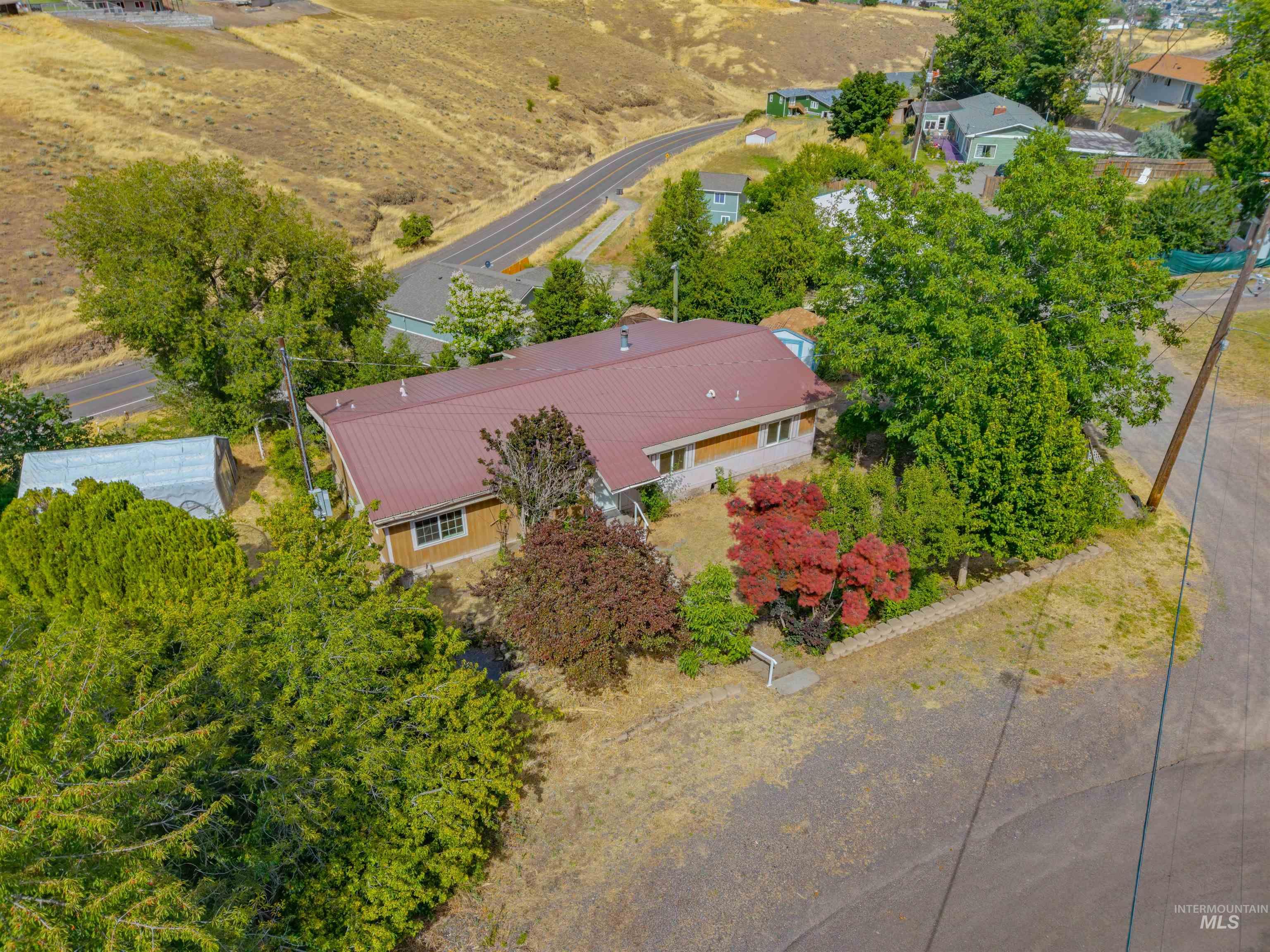 1752 Stafford Dr, Clarkston, Washington 99403, 4 Bedrooms, 2 Bathrooms, Residential For Sale, Price $204,500, 98990578