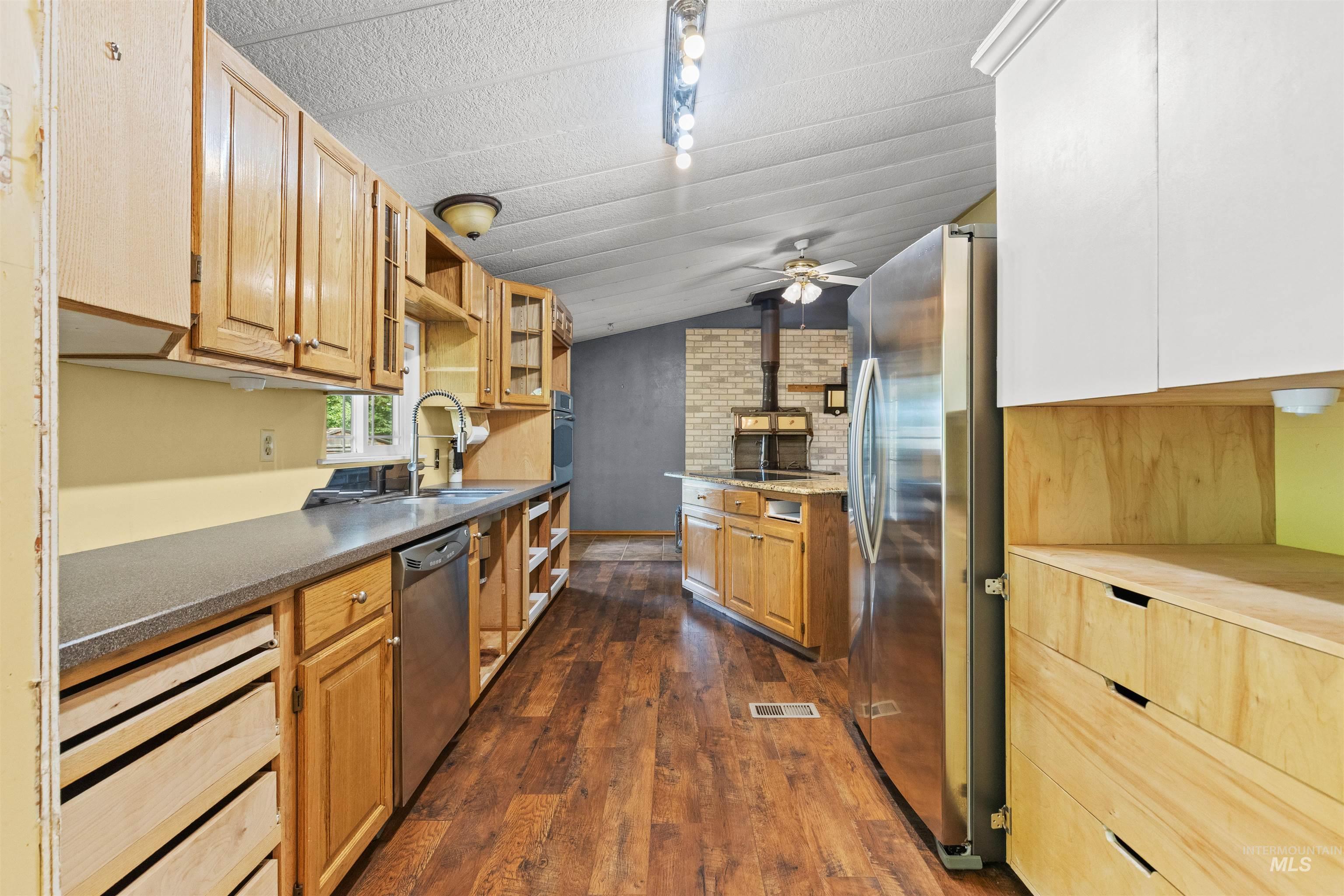 1752 Stafford Dr, Clarkston, Washington 99403, 4 Bedrooms, 2 Bathrooms, Residential For Sale, Price $204,500, 98990578