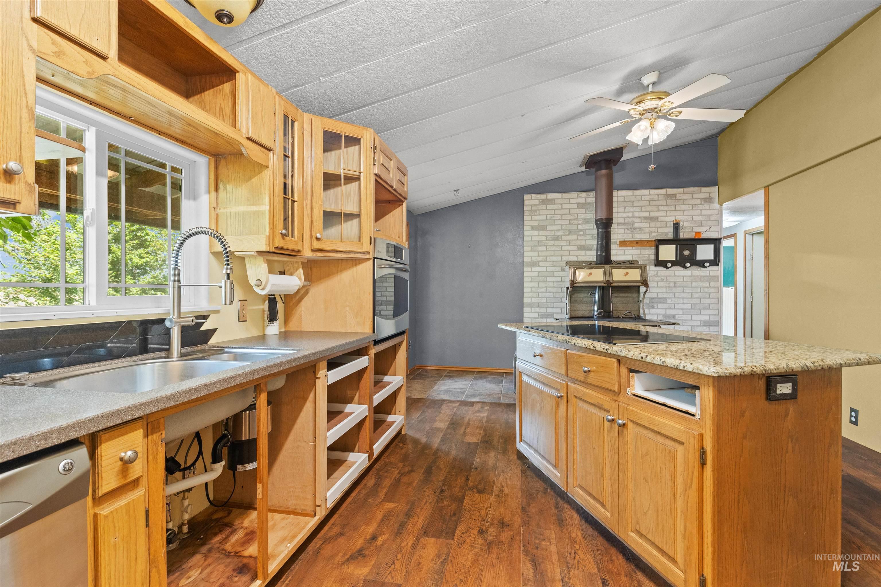 1752 Stafford Dr, Clarkston, Washington 99403, 4 Bedrooms, 2 Bathrooms, Residential For Sale, Price $204,500, 98990578