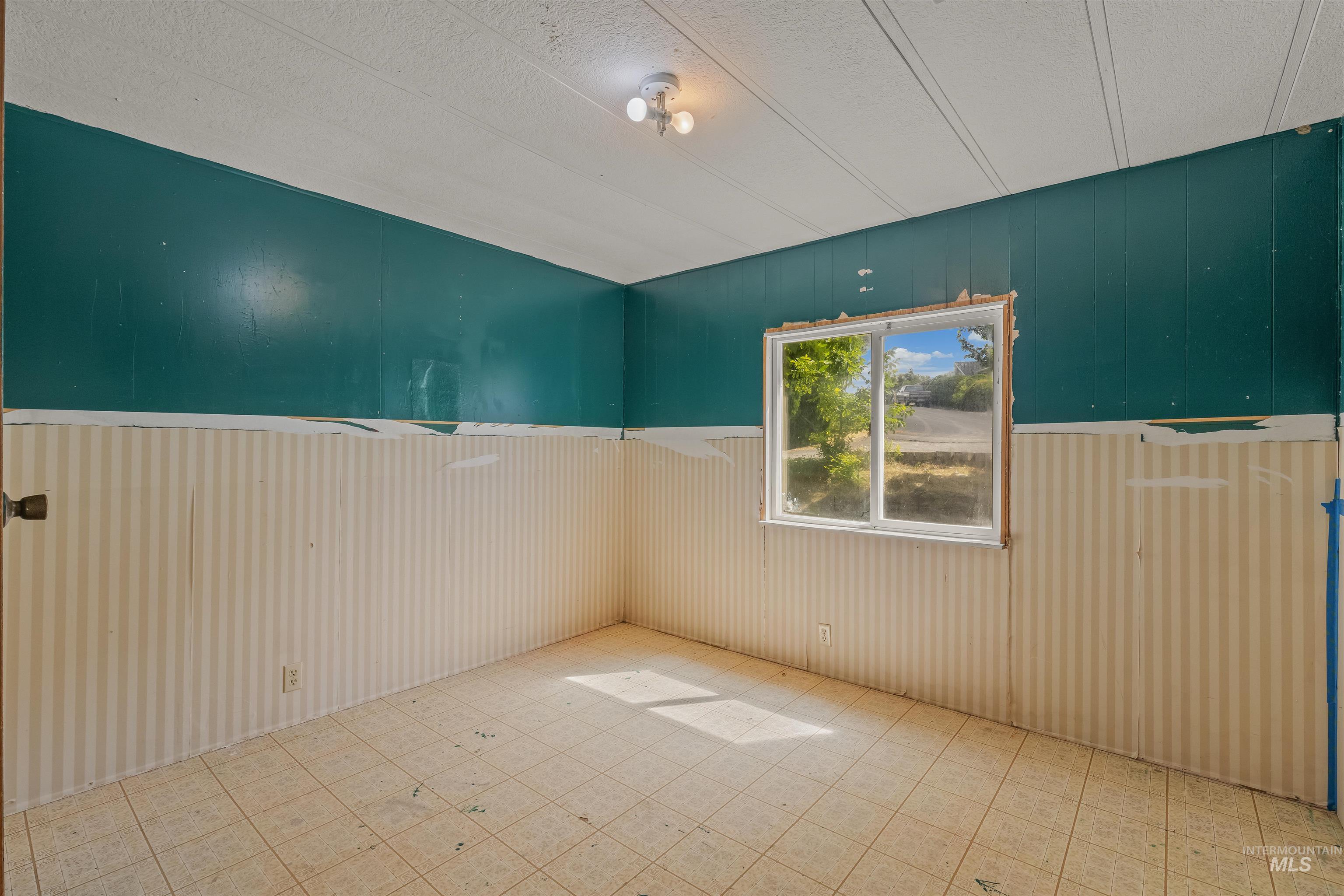 1752 Stafford Dr, Clarkston, Washington 99403, 4 Bedrooms, 2 Bathrooms, Residential For Sale, Price $204,500, 98990578