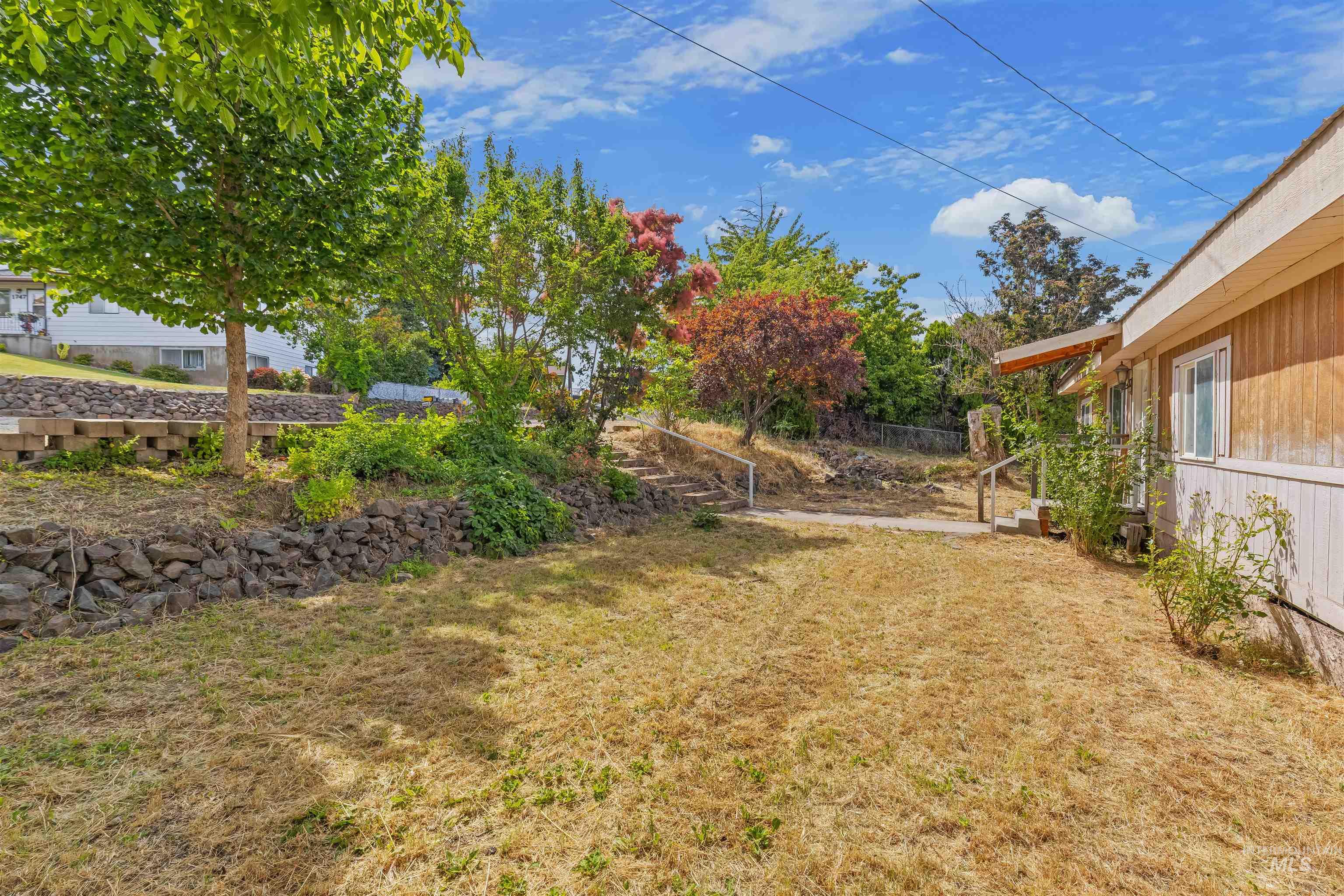 1752 Stafford Dr, Clarkston, Washington 99403, 4 Bedrooms, 2 Bathrooms, Residential For Sale, Price $204,500, 98990578