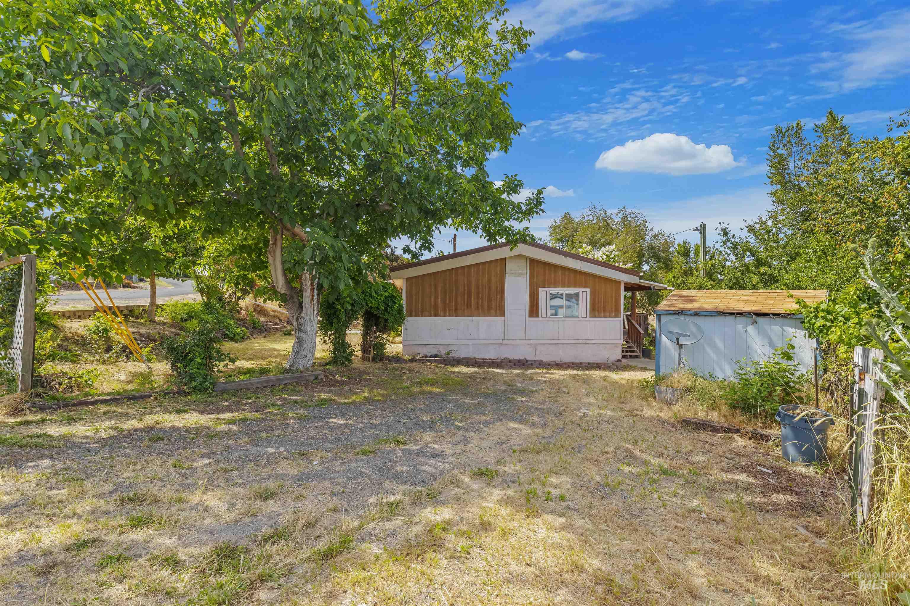 1752 Stafford Dr, Clarkston, Washington 99403, 4 Bedrooms, 2 Bathrooms, Residential For Sale, Price $204,500, 98990578
