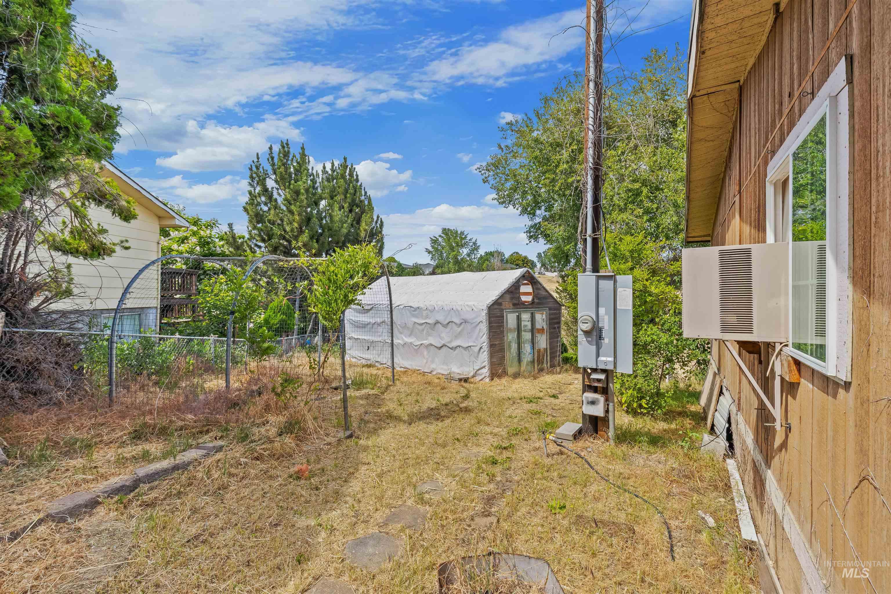 1752 Stafford Dr, Clarkston, Washington 99403, 4 Bedrooms, 2 Bathrooms, Residential For Sale, Price $204,500, 98990578