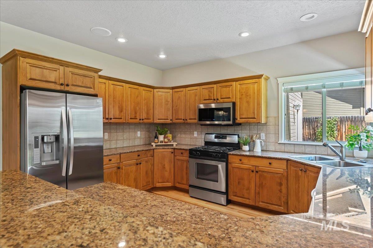377 E Kite Dr, Eagle, Idaho 83616, 4 Bedrooms, 2.5 Bathrooms, Residential For Sale, Price $769,900, 98990579