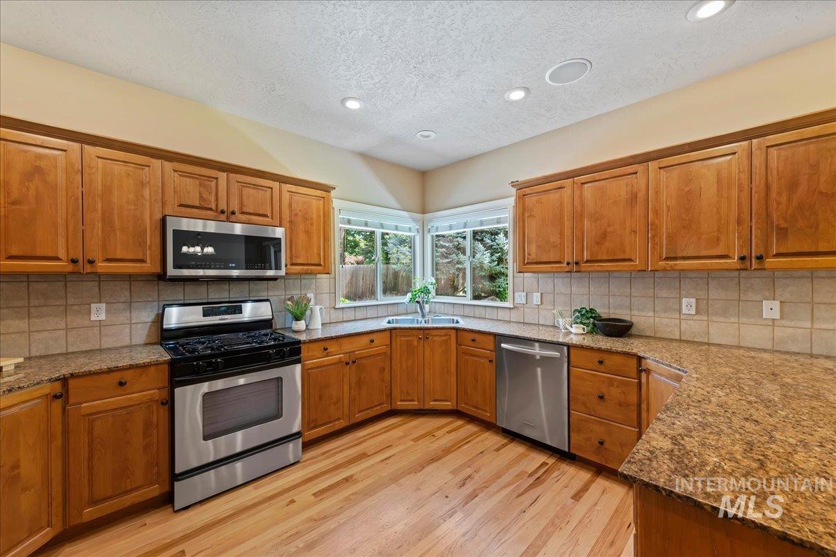 377 E Kite Dr, Eagle, Idaho 83616, 4 Bedrooms, 2.5 Bathrooms, Residential For Sale, Price $769,900, 98990579