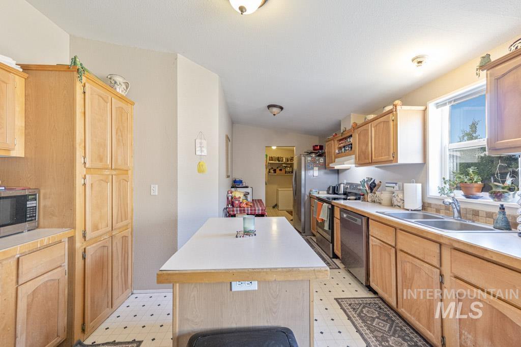 603 4th Street, Juliaetta, Idaho 83535, 3 Bedrooms, 2 Bathrooms, Residential For Sale, Price $325,000,MLS 98990583