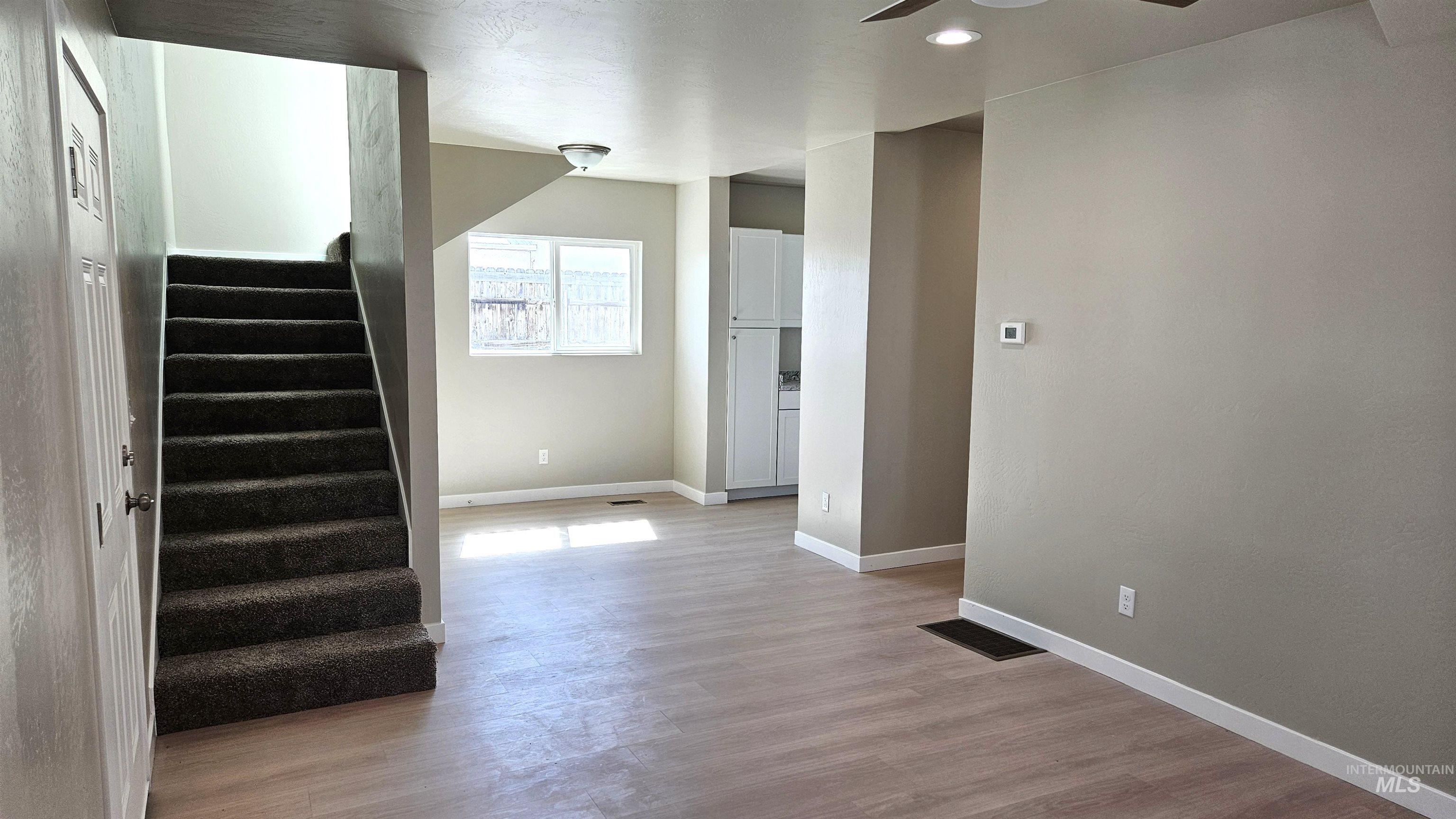 513 W Avenue B, Jerome, Idaho 83338, 3 Bedrooms, 2 Bathrooms, Residential For Sale, Price $290,000, 98990585