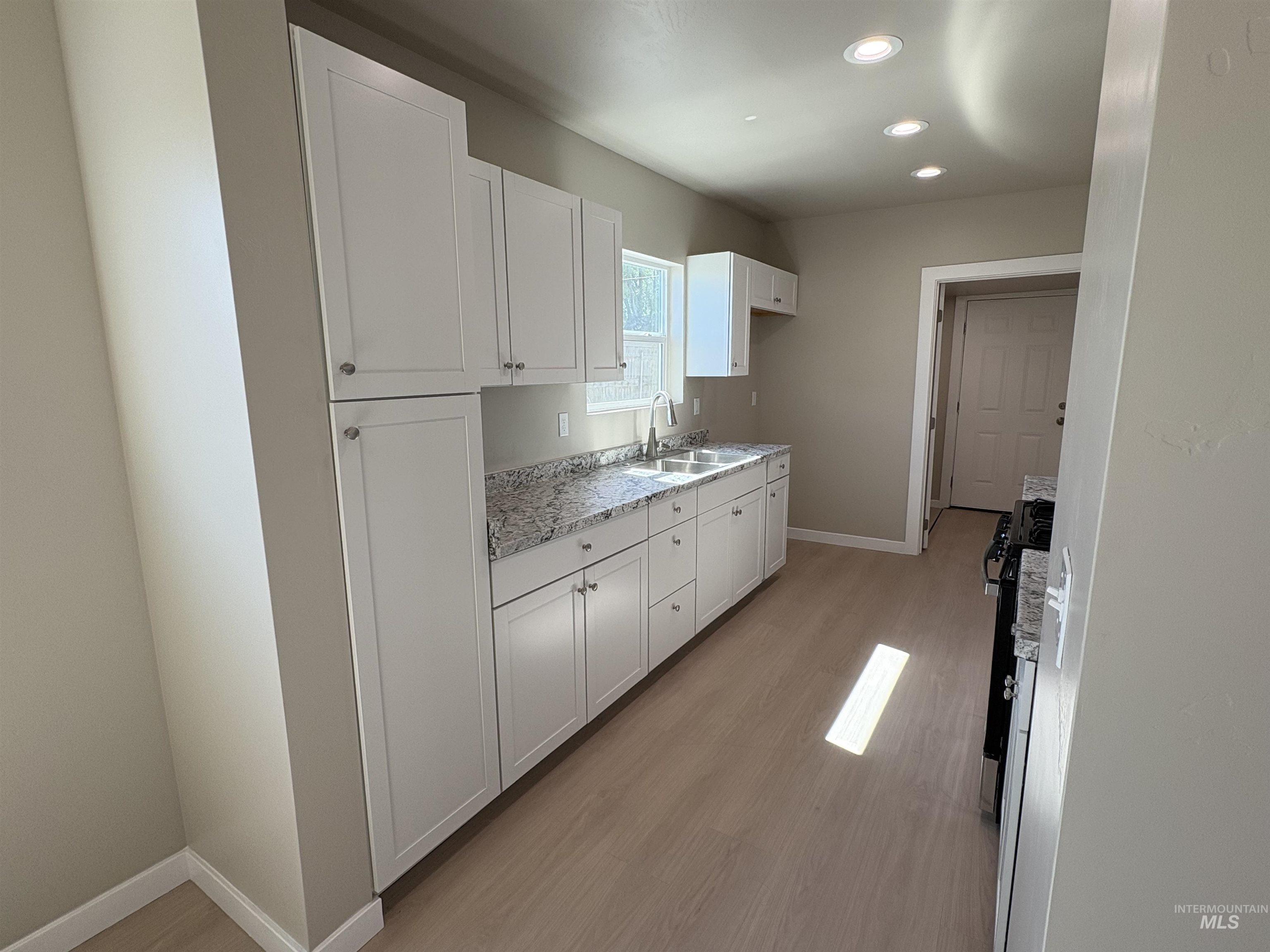 513 W Avenue B, Jerome, Idaho 83338, 3 Bedrooms, 2 Bathrooms, Residential For Sale, Price $290,000, 98990585