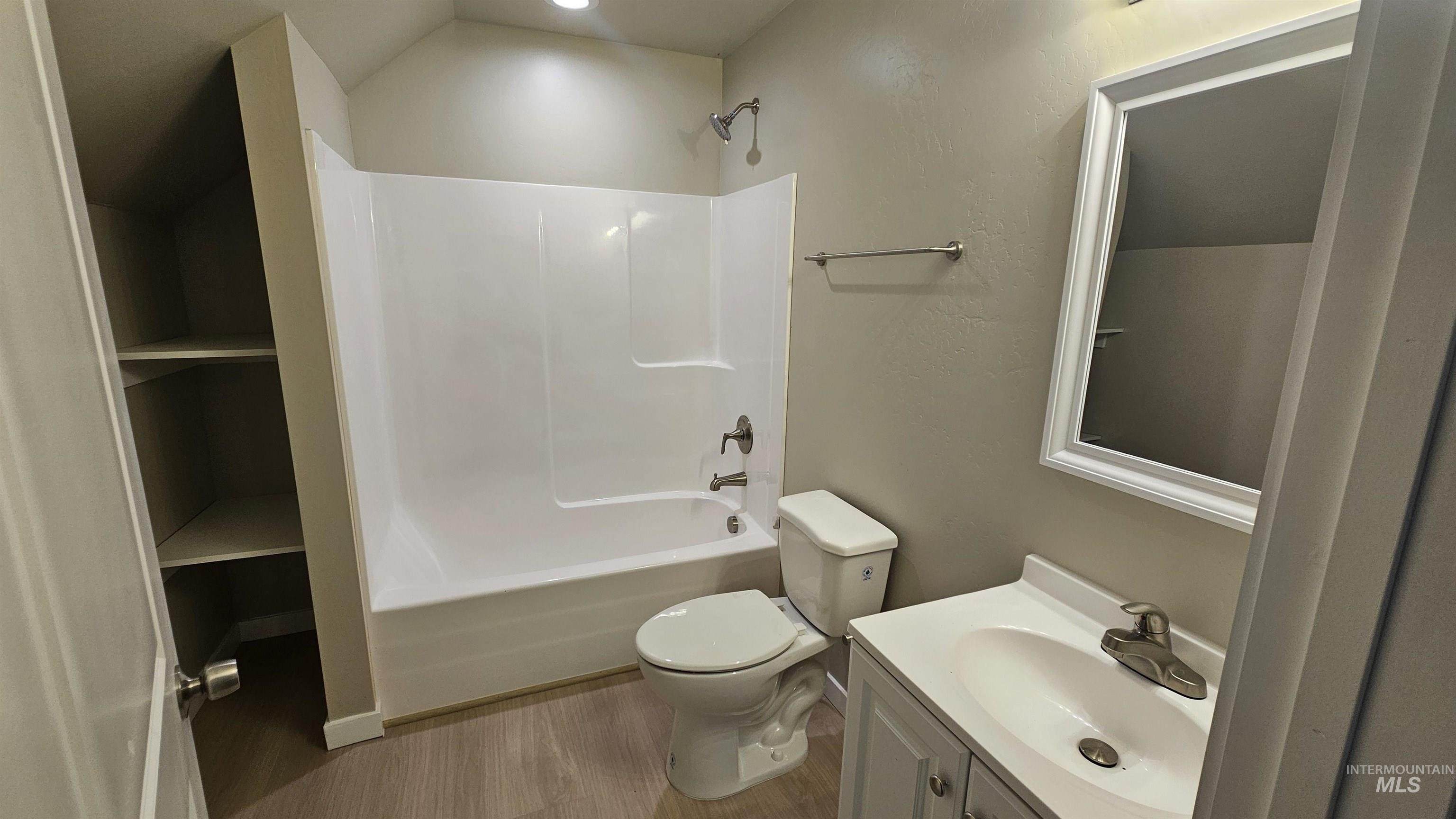 513 W Avenue B, Jerome, Idaho 83338, 3 Bedrooms, 2 Bathrooms, Residential For Sale, Price $290,000, 98990585