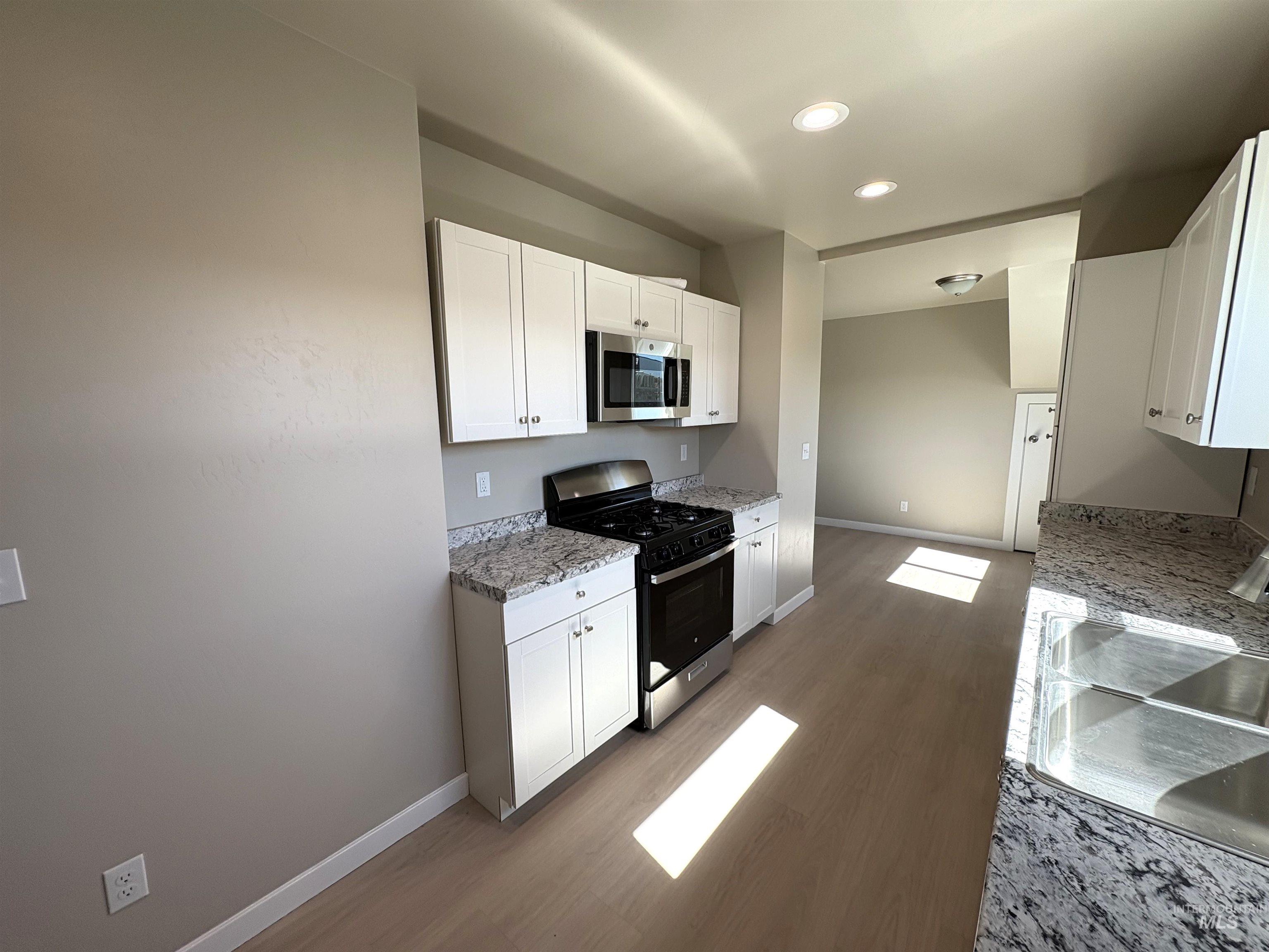 513 W Avenue B, Jerome, Idaho 83338, 3 Bedrooms, 2 Bathrooms, Residential For Sale, Price $290,000, 98990585