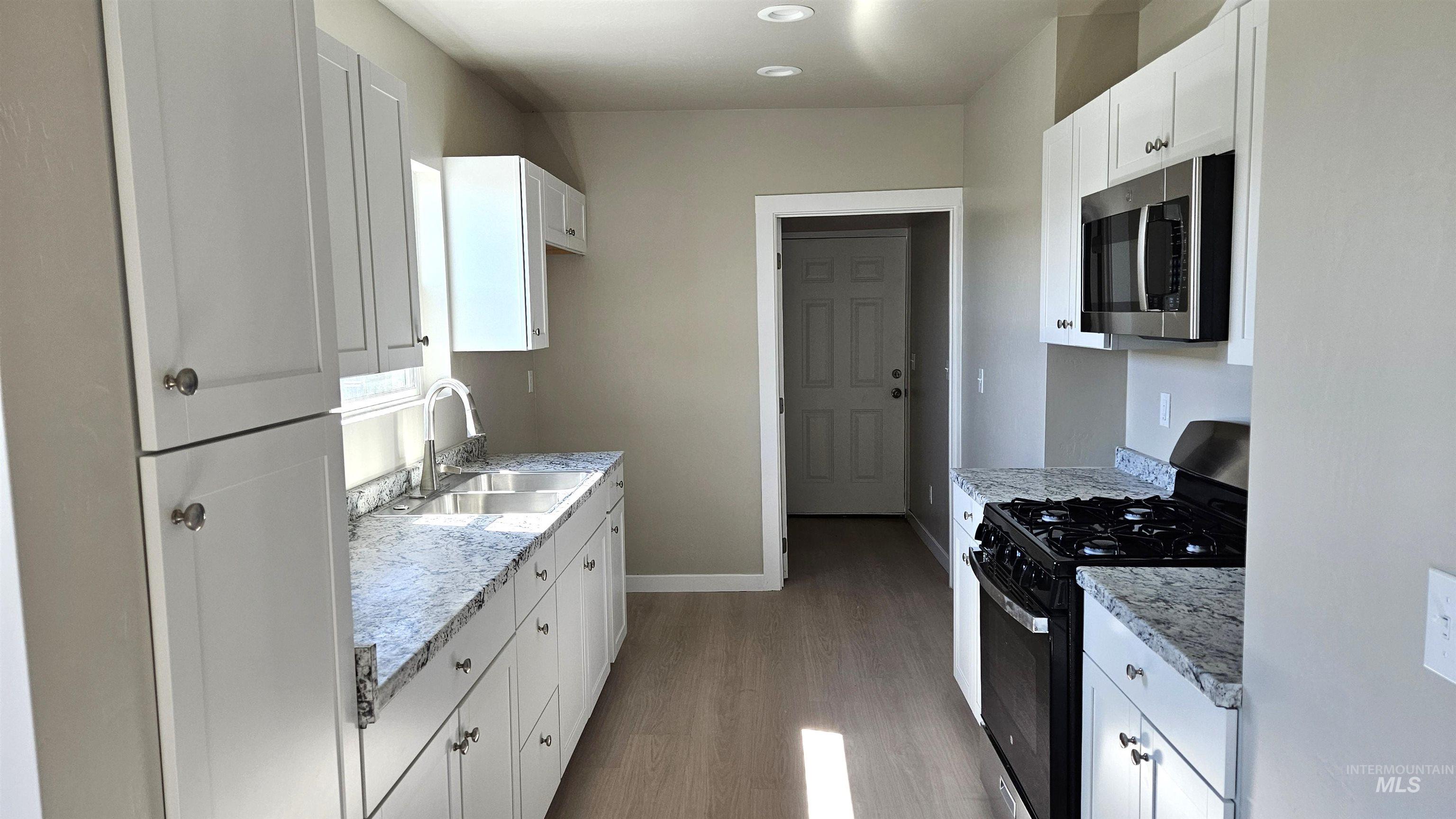 513 W Avenue B, Jerome, Idaho 83338, 3 Bedrooms, 2 Bathrooms, Residential For Sale, Price $290,000, 98990585