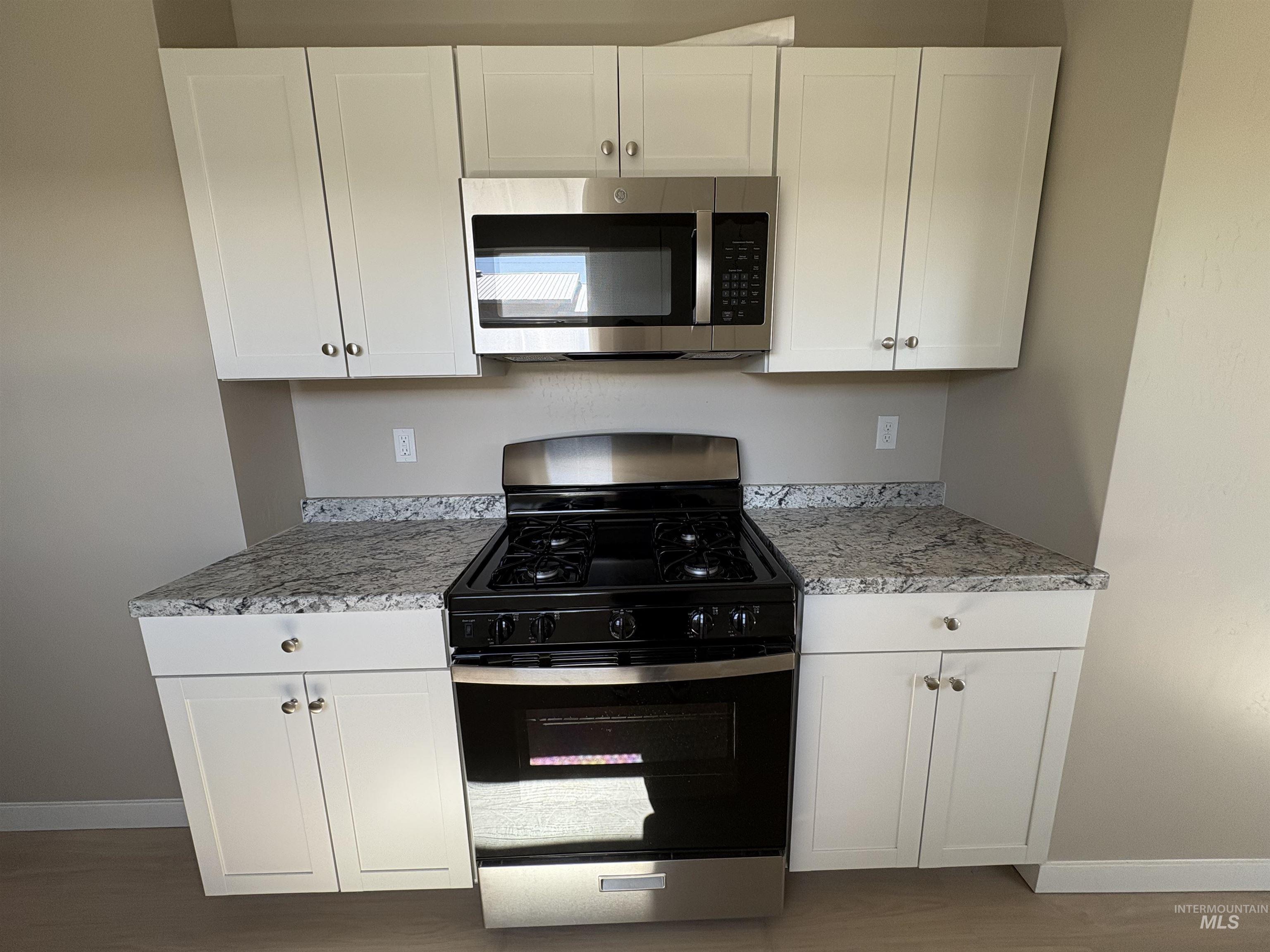 513 W Avenue B, Jerome, Idaho 83338, 3 Bedrooms, 2 Bathrooms, Residential For Sale, Price $290,000, 98990585