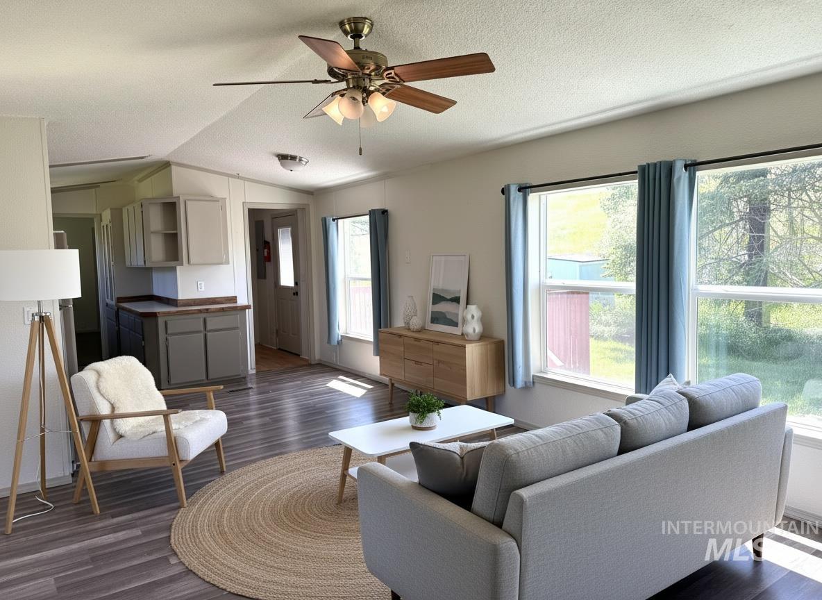 4325 Lenville #10, Moscow, Idaho 83843, 2 Bedrooms, 2 Bathrooms, Residential For Sale, Price $79,000,MLS 98990592