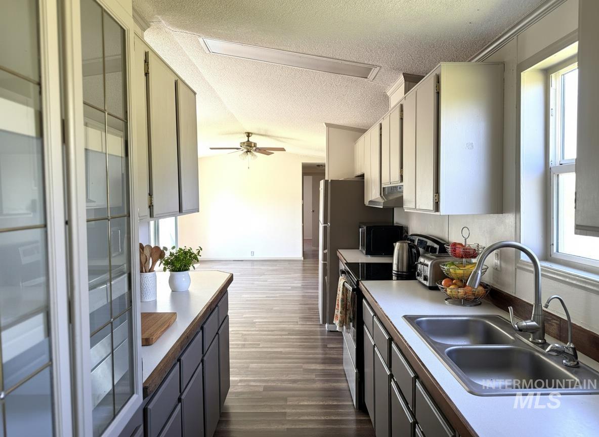 4325 Lenville #10, Moscow, Idaho 83843, 2 Bedrooms, 2 Bathrooms, Residential For Sale, Price $79,000,MLS 98990592