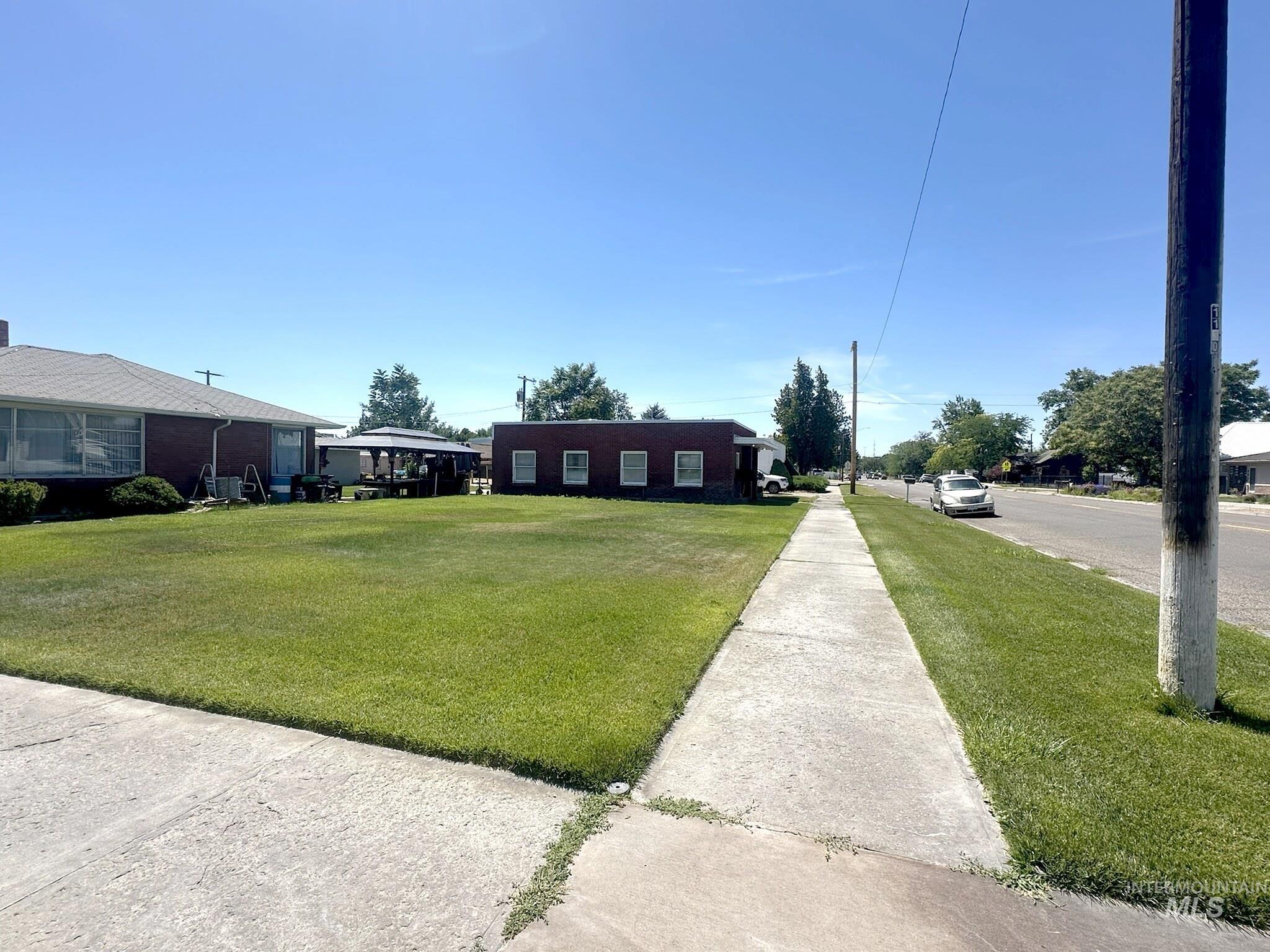 434 W Idaho, Ontario, Oregon 97914, 4 Bedrooms, 1 Bathroom, Residential For Sale, Price $255,000, 98990595