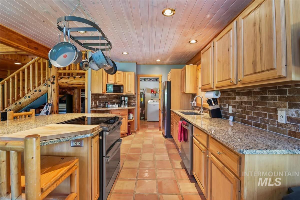 12782 Cascade Dr, Donnelly, Idaho 83615, 3 Bedrooms, 2 Bathrooms, Residential For Sale, Price $775,000, 98990596