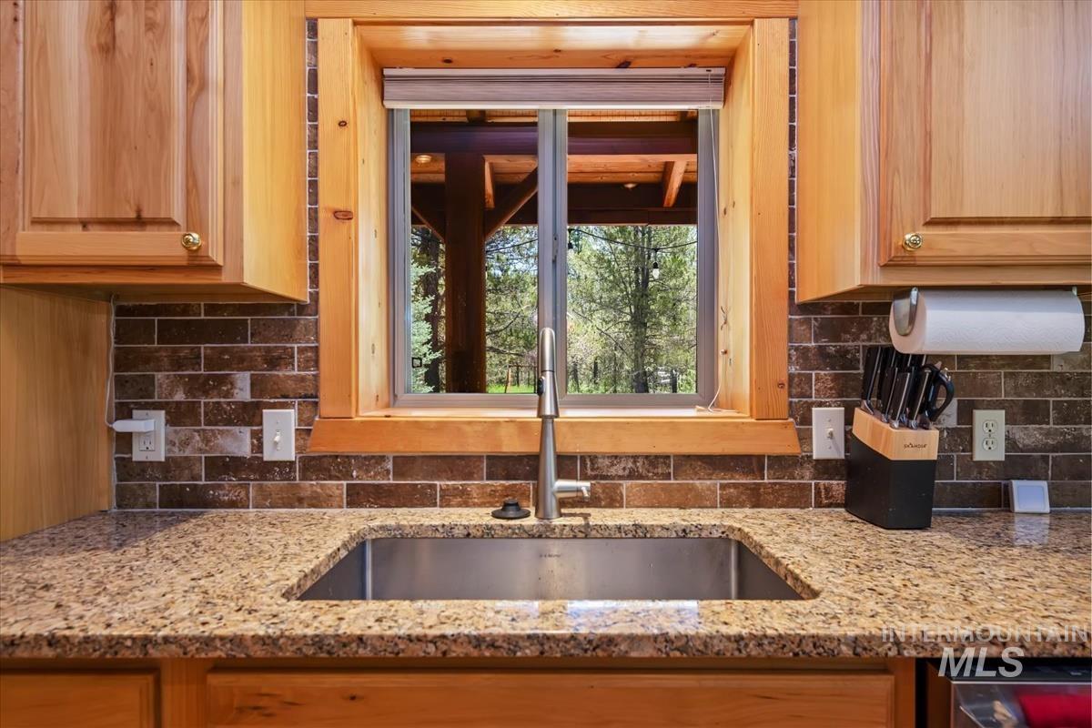 12782 Cascade Dr, Donnelly, Idaho 83615, 3 Bedrooms, 2 Bathrooms, Residential For Sale, Price $775,000, 98990596