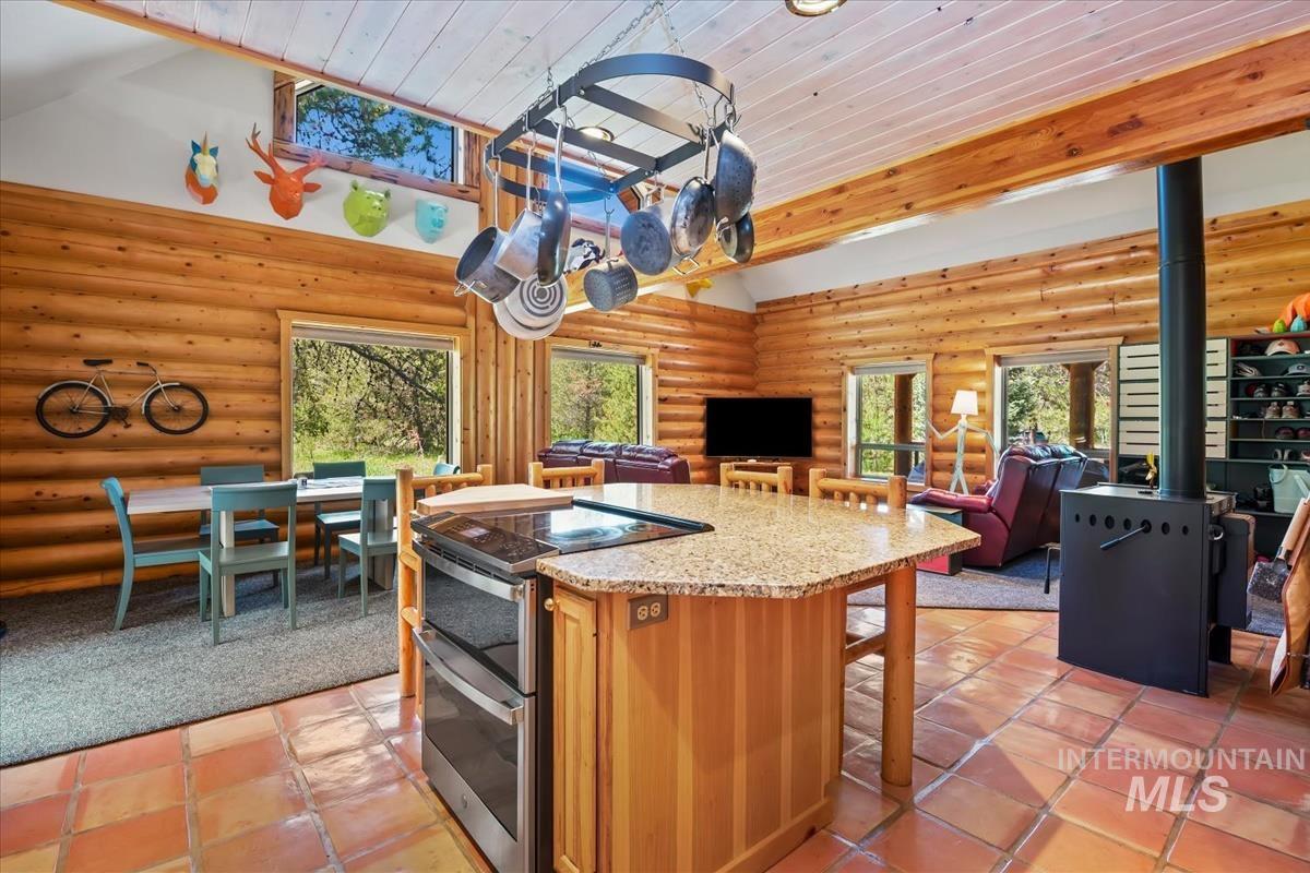 12782 Cascade Dr, Donnelly, Idaho 83615, 3 Bedrooms, 2 Bathrooms, Residential For Sale, Price $775,000, 98990596