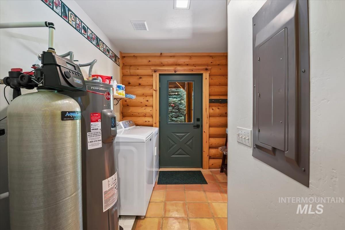 12782 Cascade Dr, Donnelly, Idaho 83615, 3 Bedrooms, 2 Bathrooms, Residential For Sale, Price $775,000, 98990596
