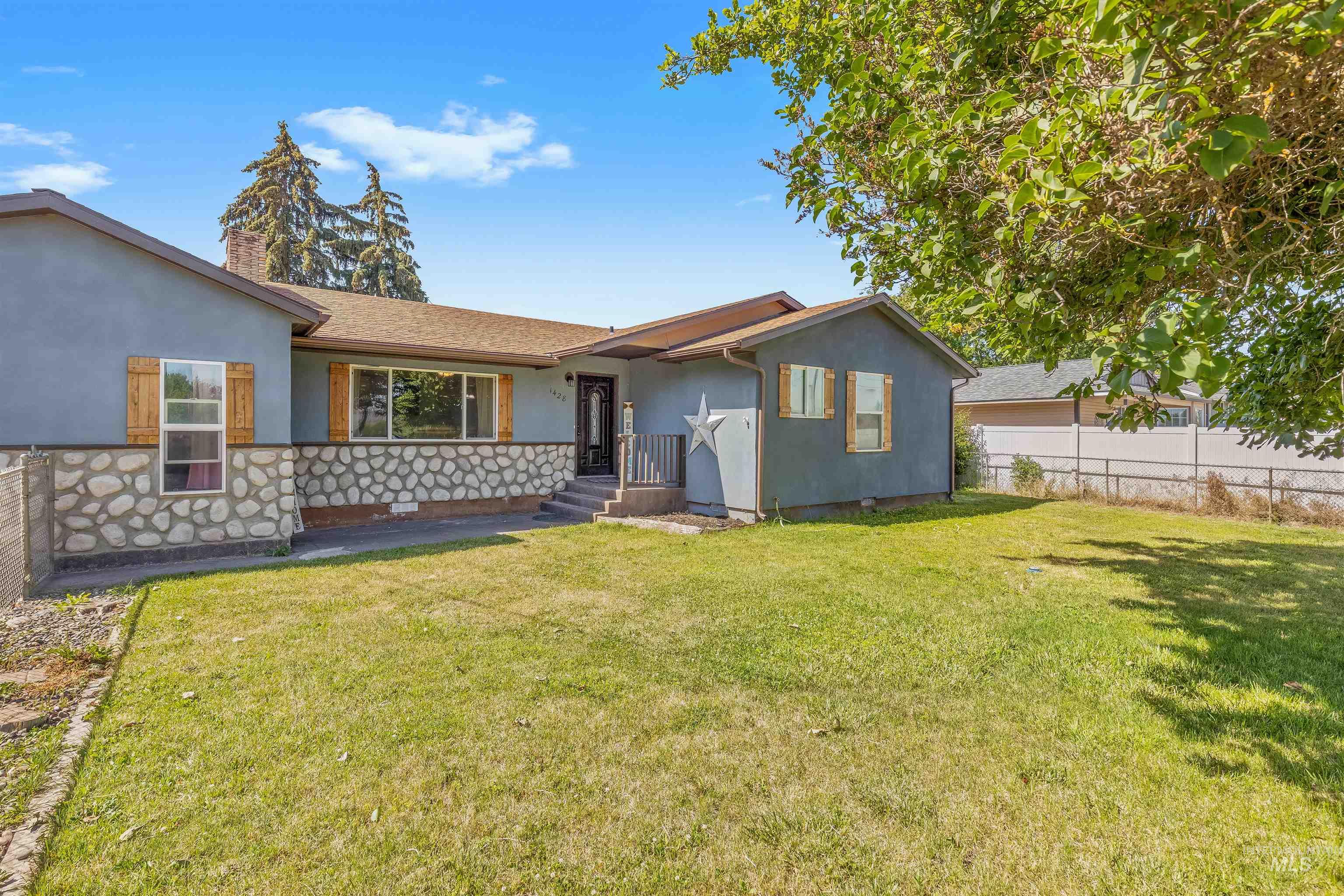 1428 Bryden Ave, Lewiston, Idaho 83501, 4 Bedrooms, 2 Bathrooms, Residential For Sale, Price $387,000,MLS 98990597