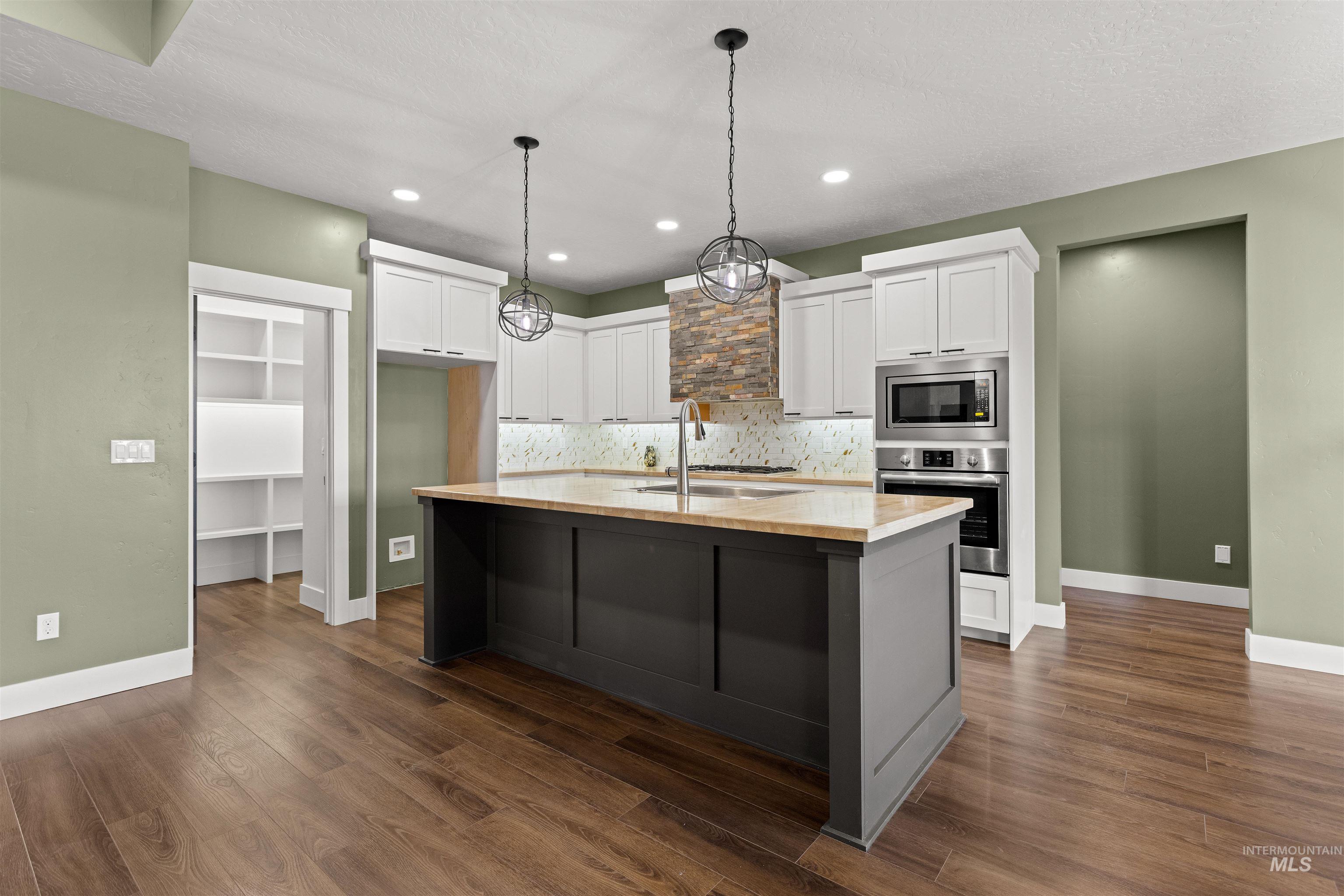 1107 W Blaine Ave, Nampa, Idaho 83651, 4 Bedrooms, 3 Bathrooms, Residential For Sale, Price $649,900,MLS 98990600
