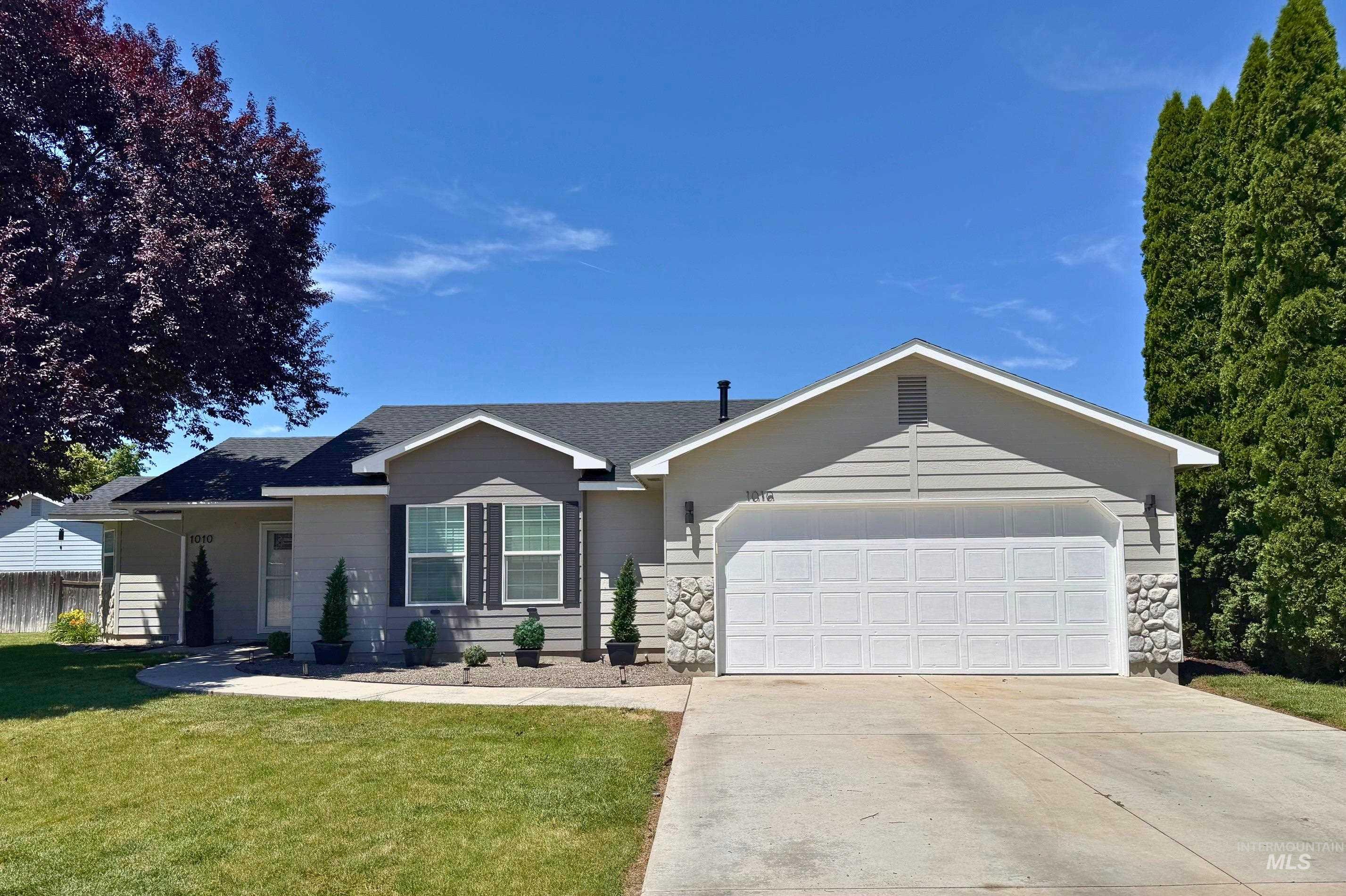 1010 Amethyst Ct, Nampa, Idaho 83686, 3 Bedrooms, 2 Bathrooms, Residential For Sale, Price $359,900,MLS 98990601
