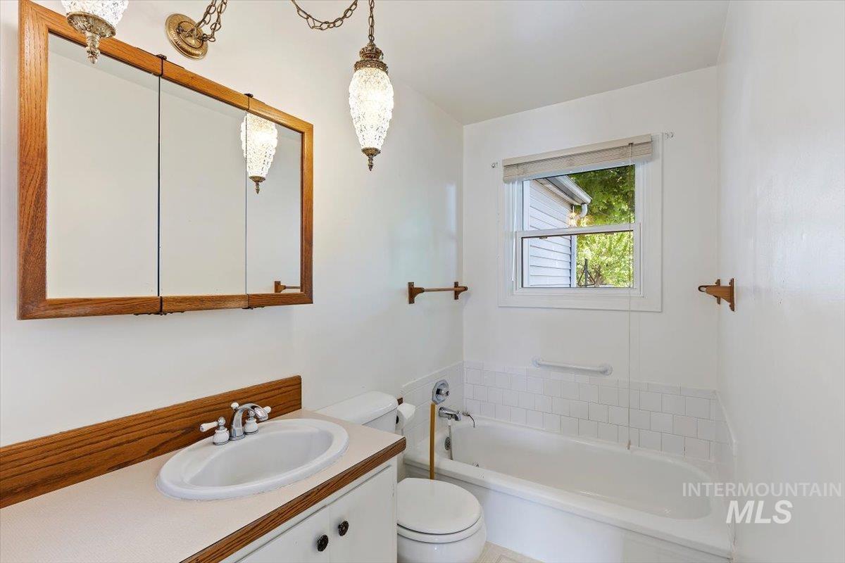5021 Peg Street, Boise, Idaho 83705, 3 Bedrooms, 1 Bathroom, Residential For Sale, Price $389,900, 98990604