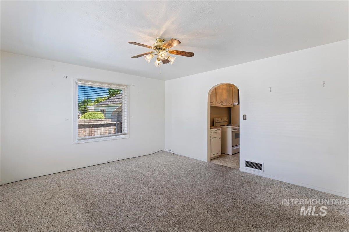 5021 Peg Street, Boise, Idaho 83705, 3 Bedrooms, 1 Bathroom, Residential For Sale, Price $389,900, 98990604