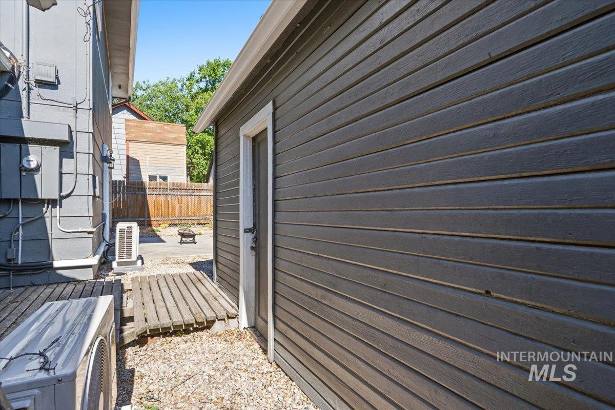 1510 W Hale, Boise, Idaho 83706, 3 Bedrooms, 1 Bathroom, Residential Income For Sale, Price $562,000,MLS 98990606