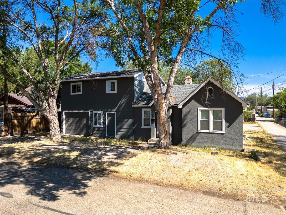 1510 W Hale, Boise, Idaho 83706, 3 Bedrooms, 1 Bathroom, Residential Income For Sale, Price $562,000,MLS 98990606