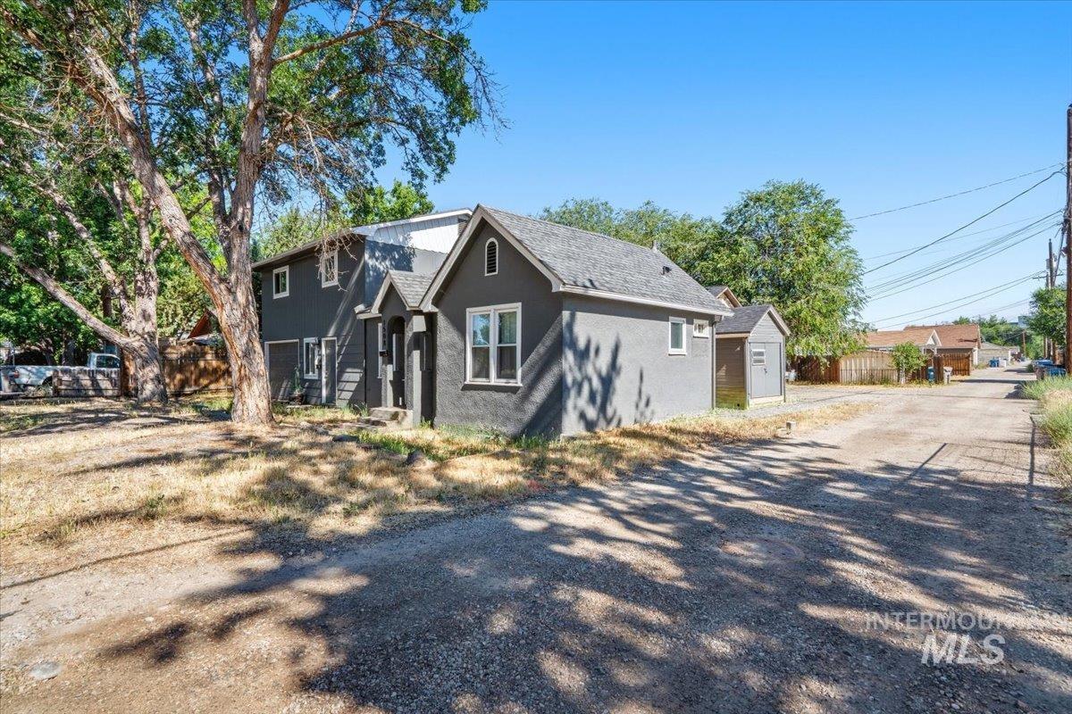1510 W Hale, Boise, Idaho 83706, 3 Bedrooms, 1 Bathroom, Residential Income For Sale, Price $549,900, 98990606