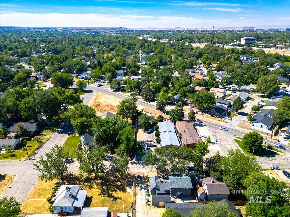 1510 W Hale, Boise, Idaho 83706, 3 Bedrooms, 1 Bathroom, Residential Income For Sale, Price $562,000,MLS 98990606