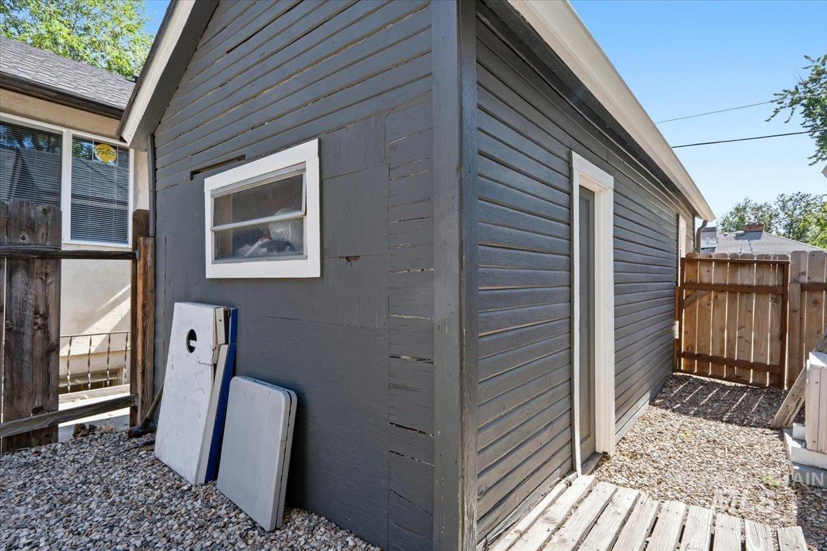 1510 W Hale, Boise, Idaho 83706, 3 Bedrooms, 1 Bathroom, Residential Income For Sale, Price $562,000,MLS 98990606