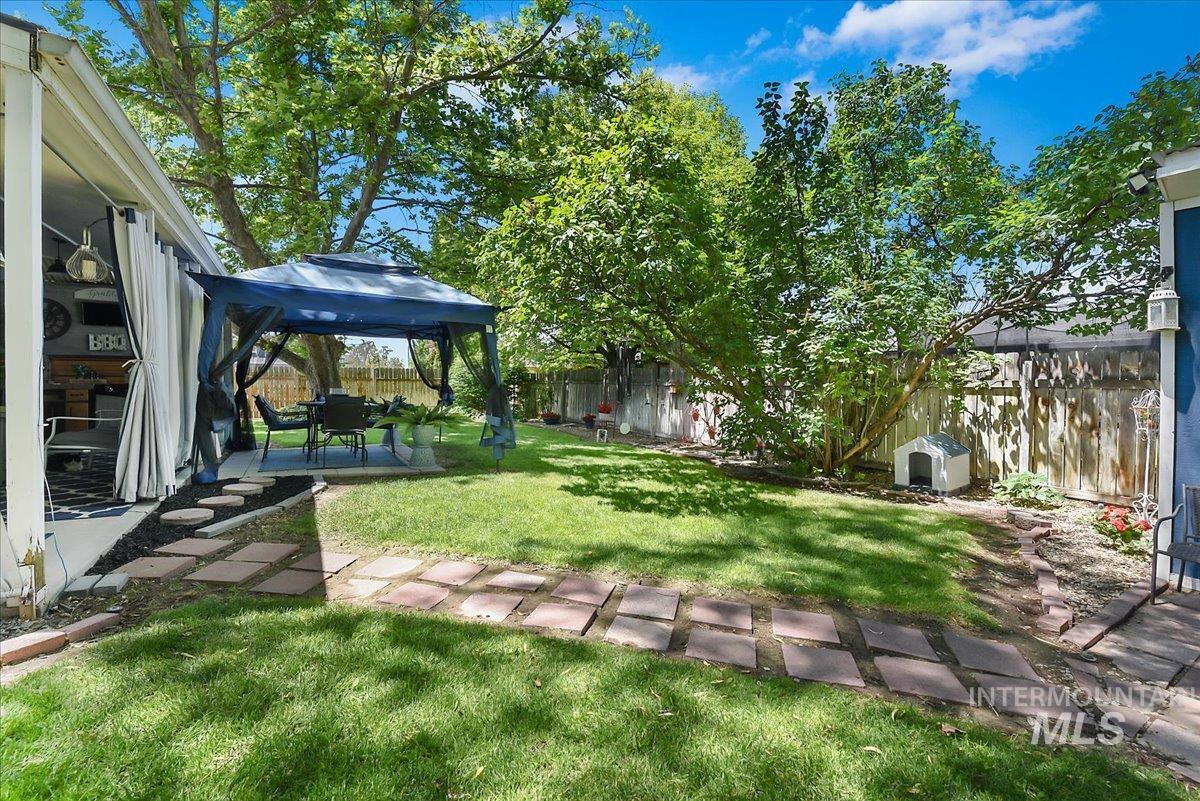 2900 Myrtlewood Way, Nampa, Idaho 83686, 3 Bedrooms, 2 Bathrooms, Residential For Sale, Price $360,000, 98990607