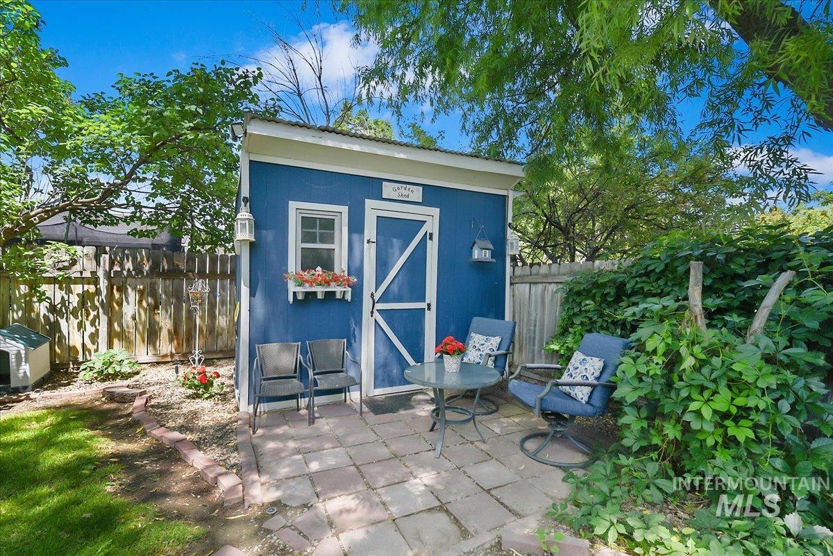 2900 Myrtlewood Way, Nampa, Idaho 83686, 3 Bedrooms, 2 Bathrooms, Residential For Sale, Price $360,000, 98990607